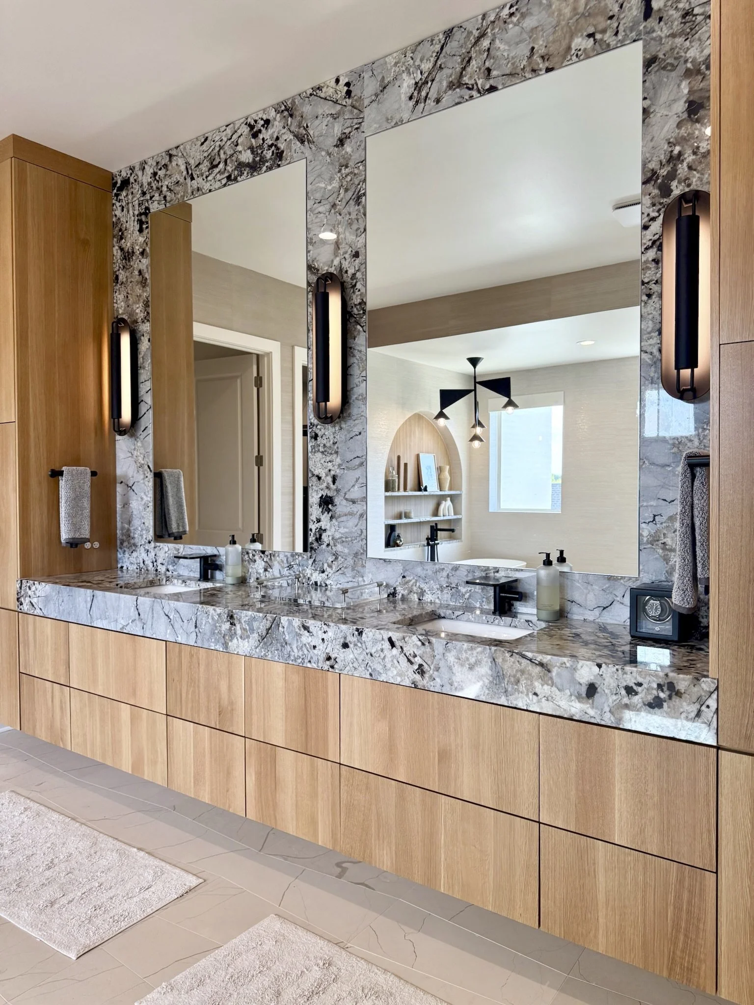 Modern Cabinetry – Flat, rift-cut wood cabinetry keeps the lines sleek and harmonious.