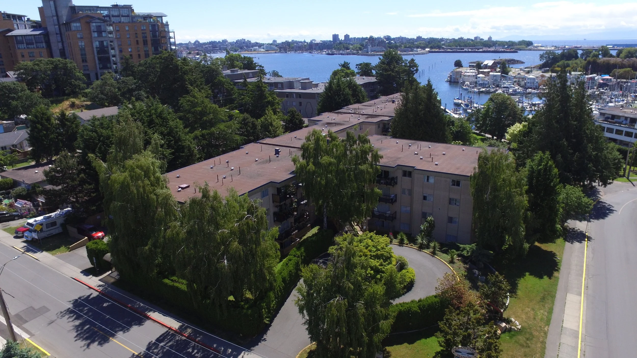 885 Dunsmuir Road, Victoria, BC | 77 Unit Apartment