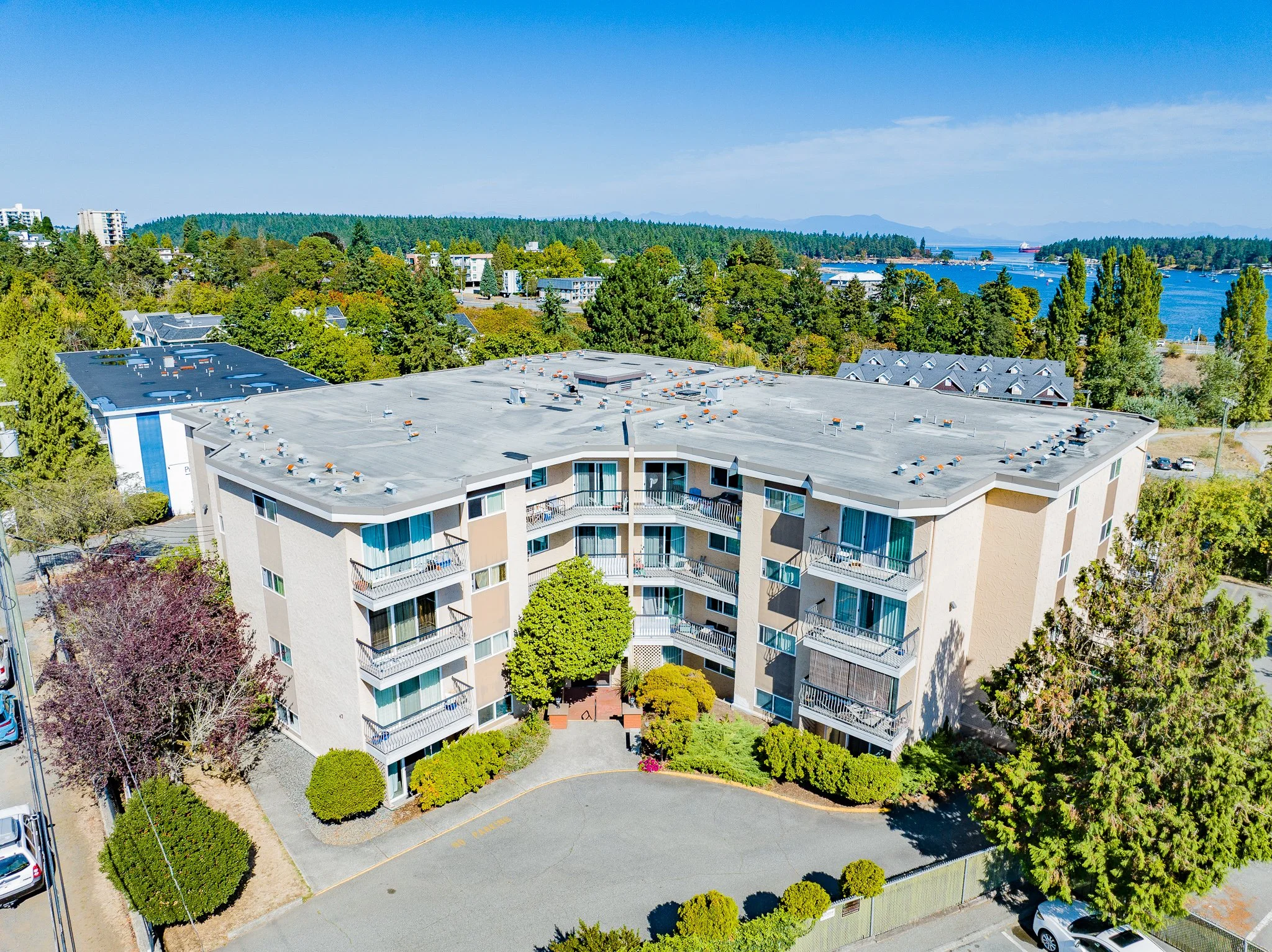42 Prideaux St, Nanaimo, BC | 39 Unit Apartment