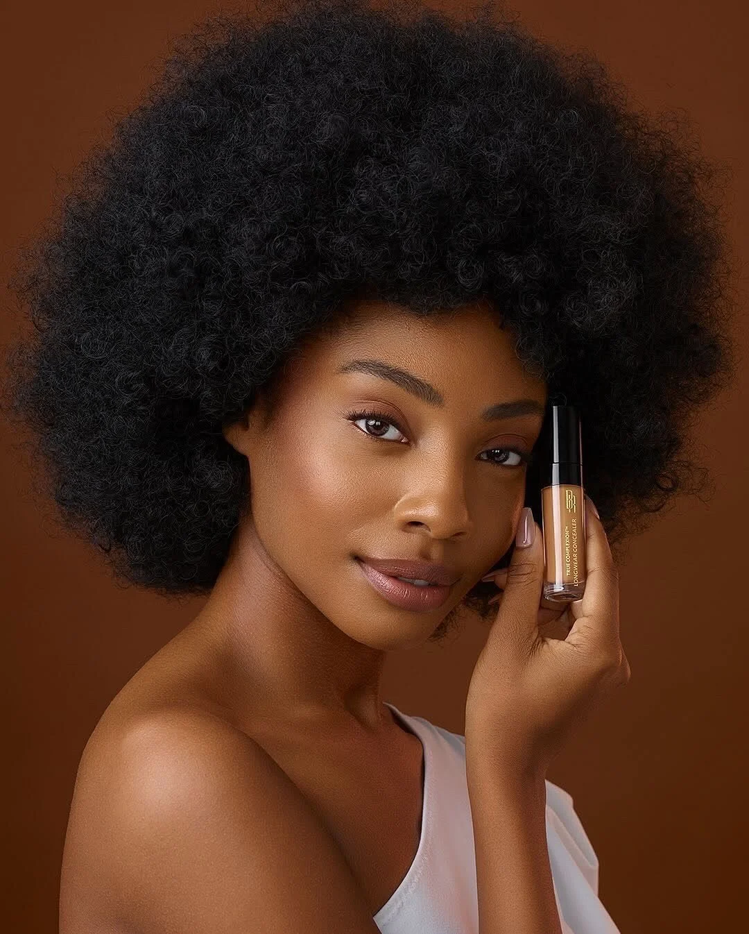 Flawless where it counts. Fierce all day long. ✨
⠀⠀⠀⠀⠀⠀⠀⠀⠀
@blackradiancebeauty’s True Complexion™ Longwear Concealer brings that crease-free, fade-proof glam 💁🏾‍♀️💛 so your glow stays put and your confidence stays high. 
⠀⠀⠀⠀⠀⠀⠀⠀⠀