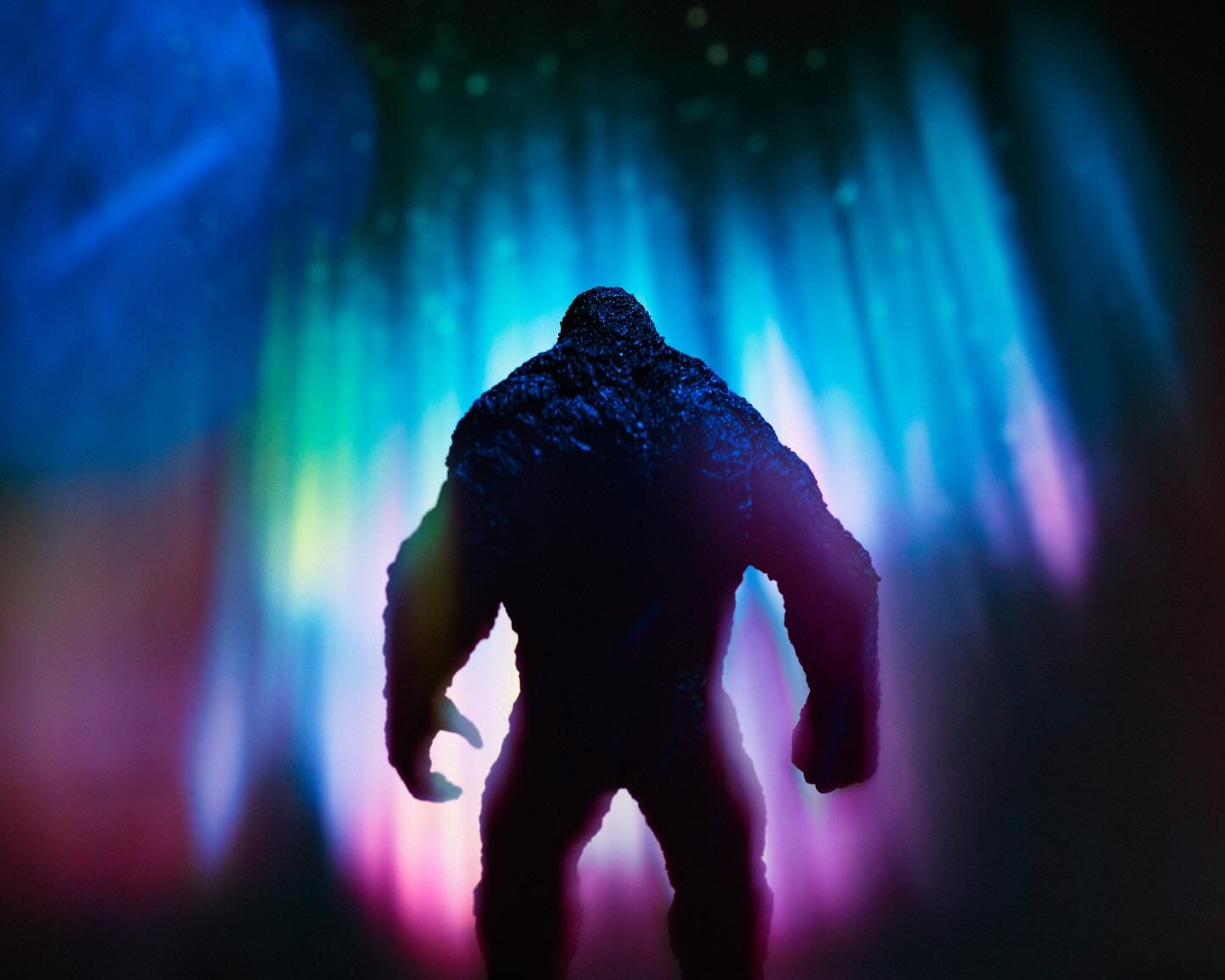 Kong watching the aurora borealis on Skull Island.

@xpluscollectibles 
 toy photography.

#northernlights