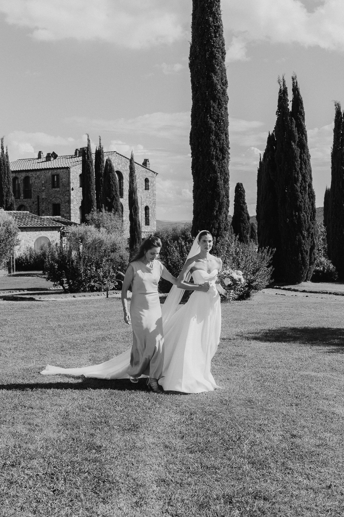 tuscany-wedding-couple-portrait-27.jpg