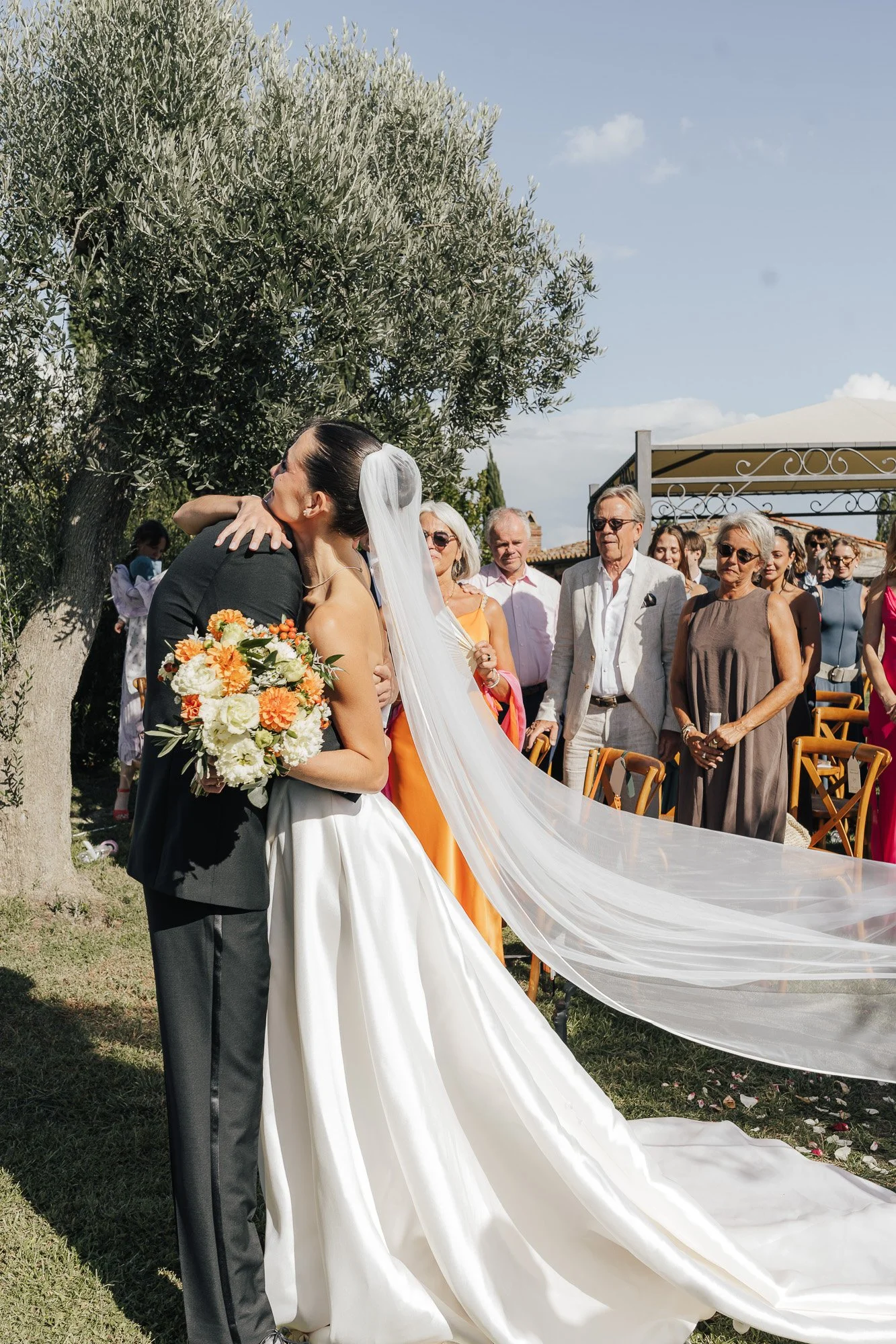 tuscany-wedding-couple-portrait-28.jpg