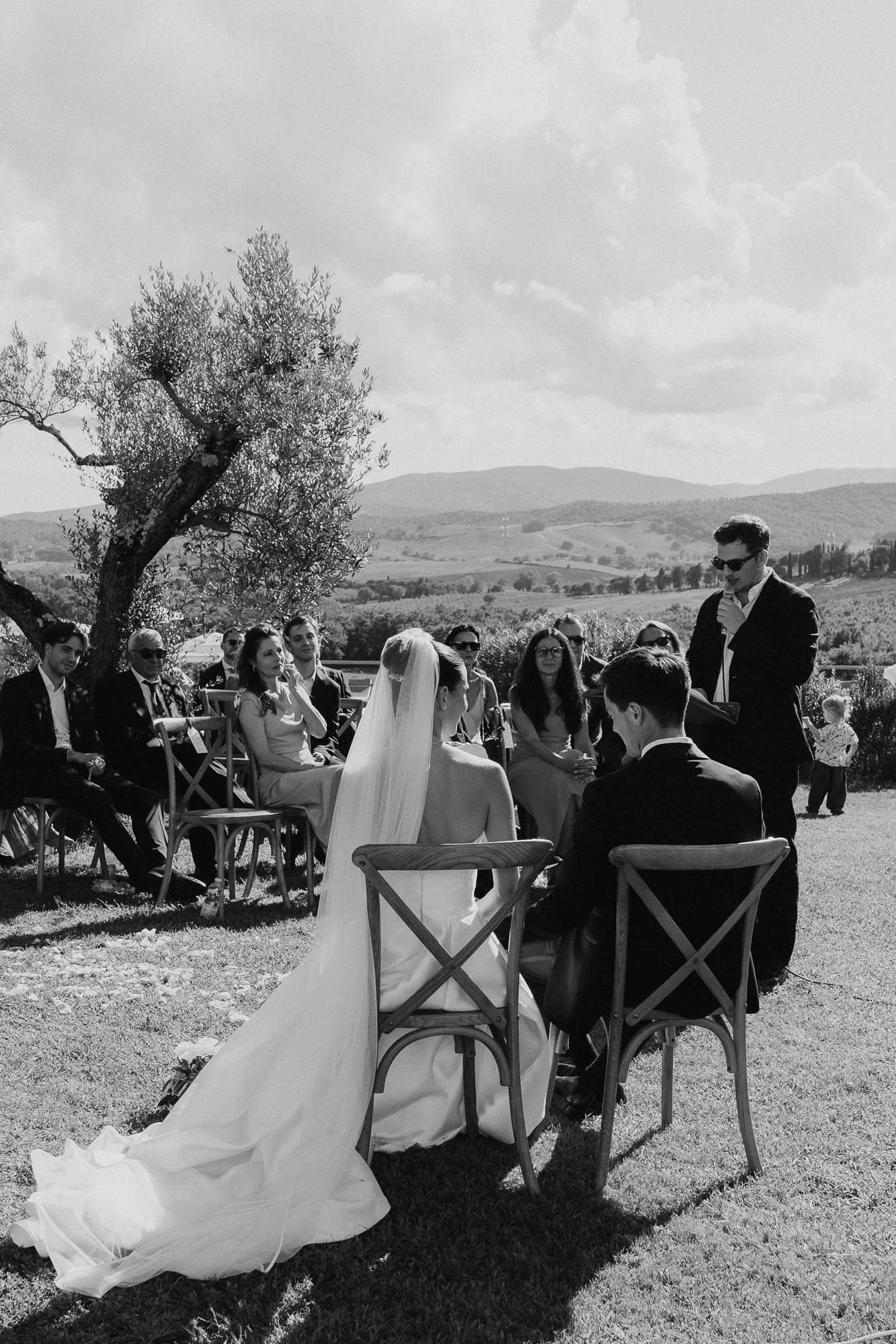 tuscany-wedding-couple-portrait-34.jpg