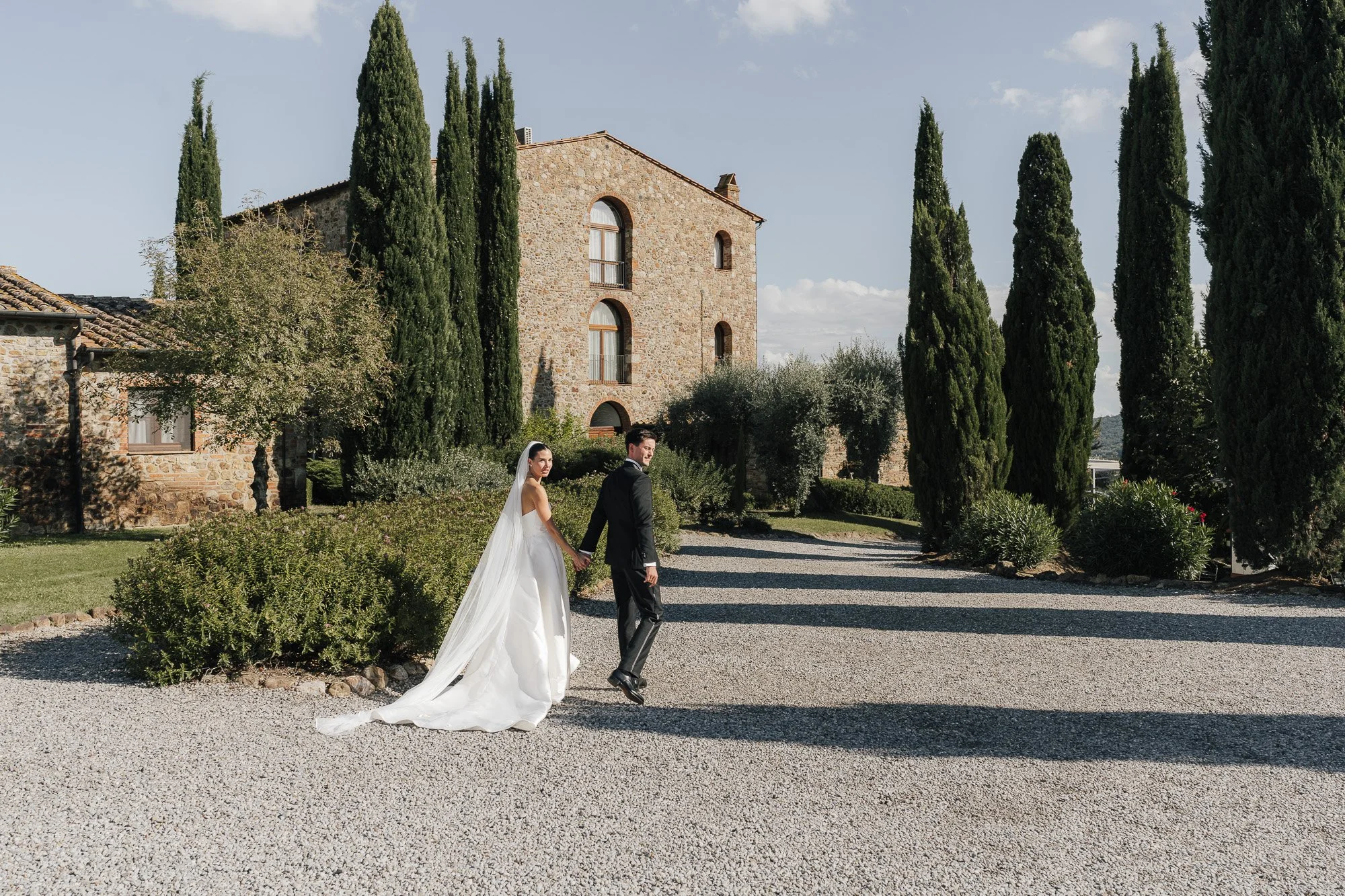 tuscany-wedding-couple-portrait-43.jpg