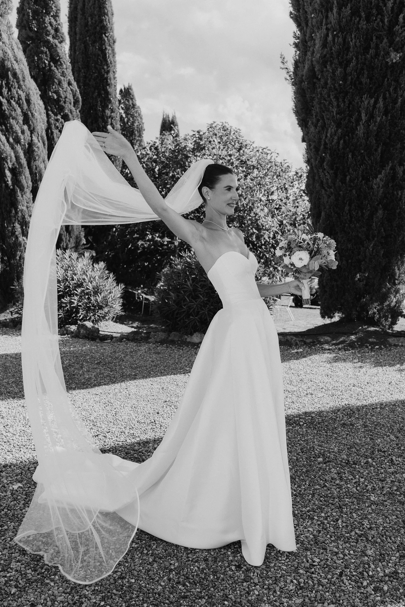 tuscany-wedding-couple-portrait-45.jpg