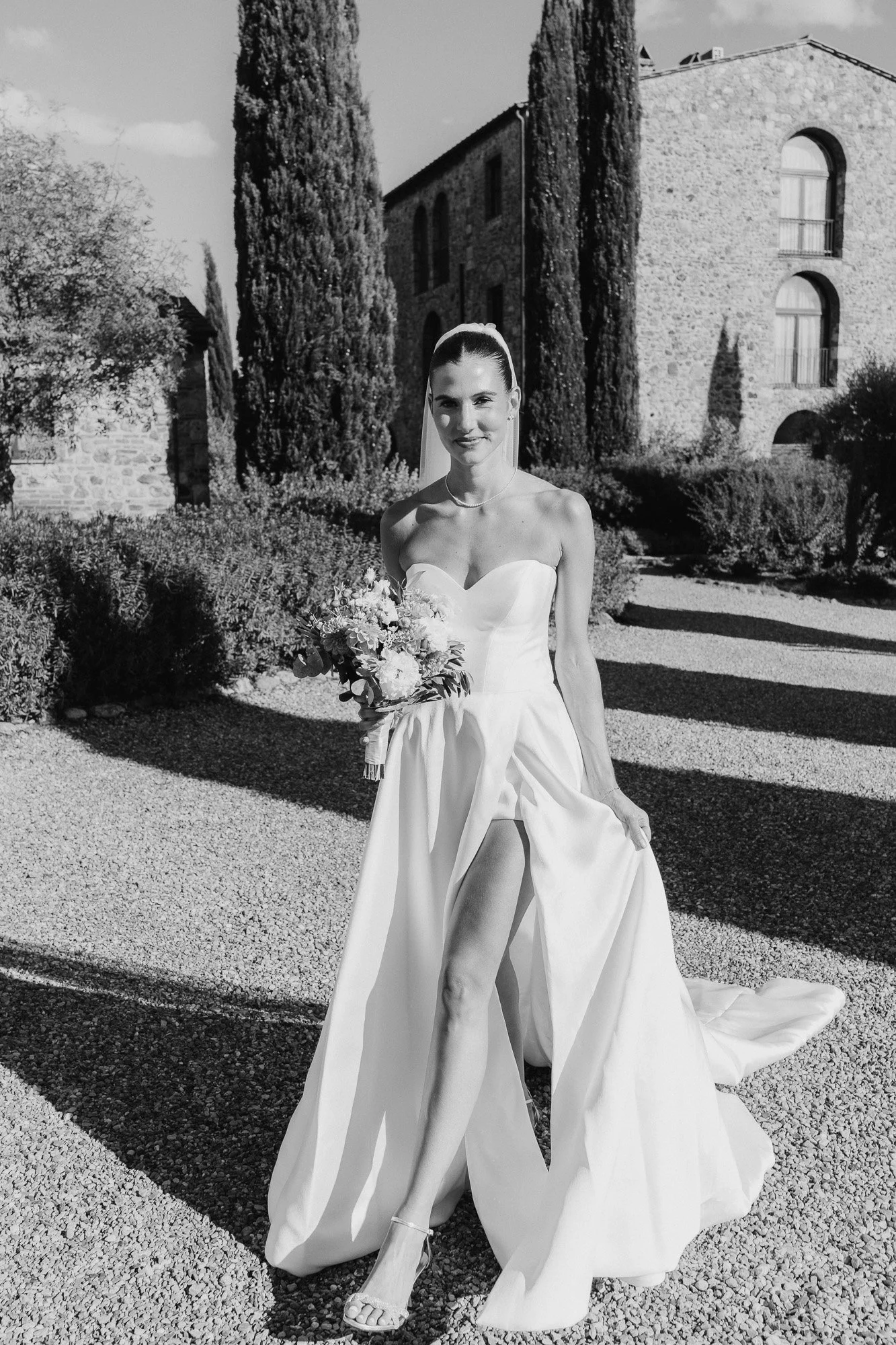 tuscany-wedding-couple-portrait-48.jpg