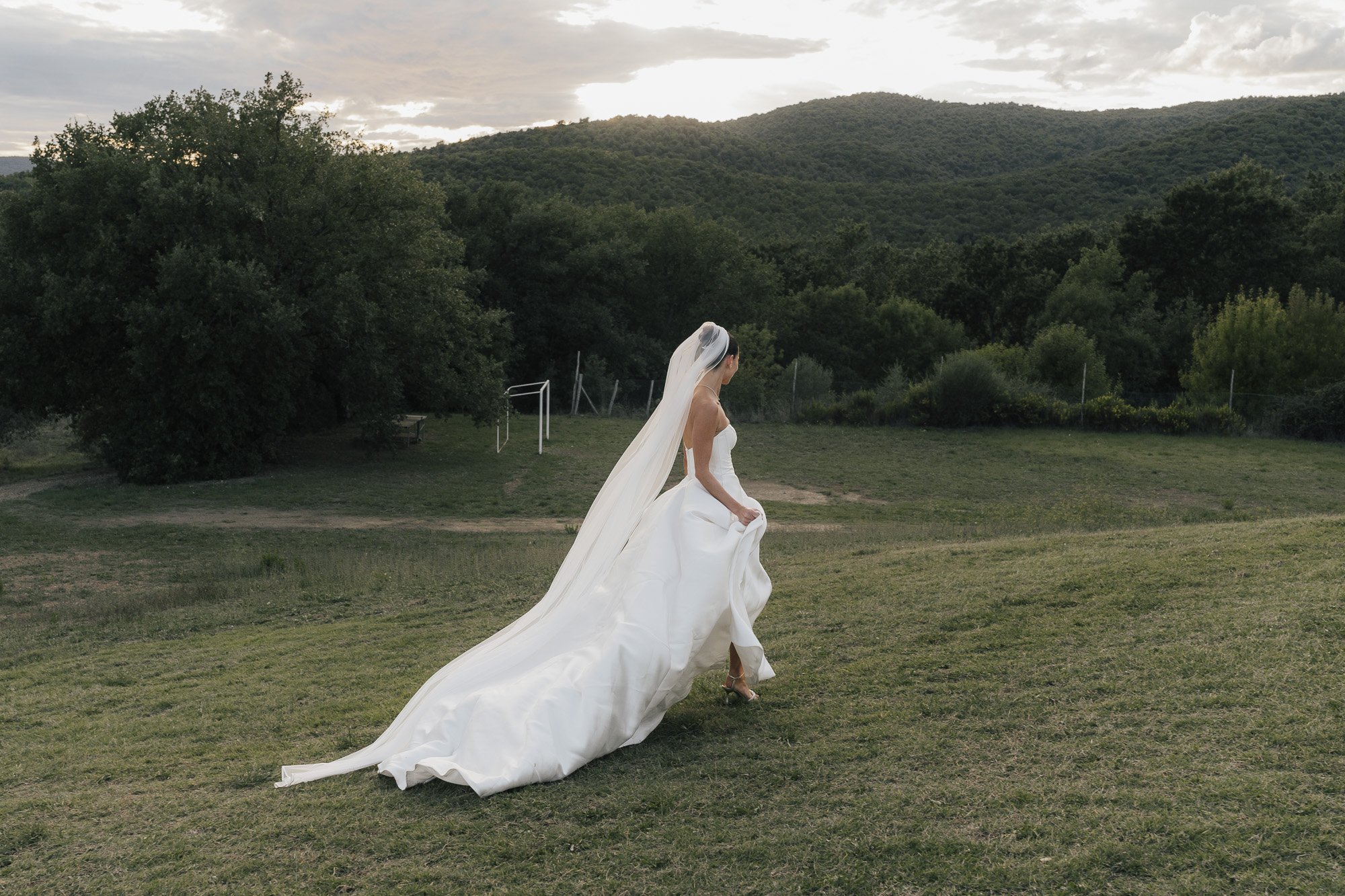 tuscany-wedding-couple-portrait-75.jpg