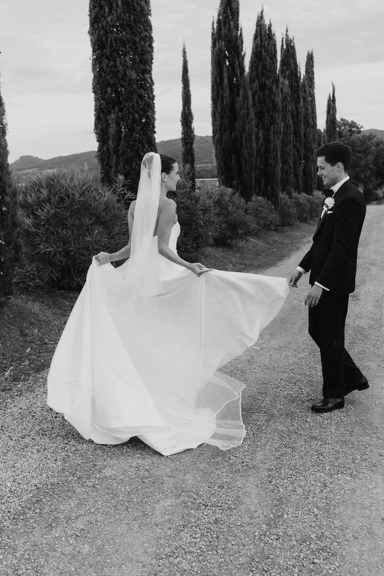 tuscany-wedding-couple-portrait-81.jpg