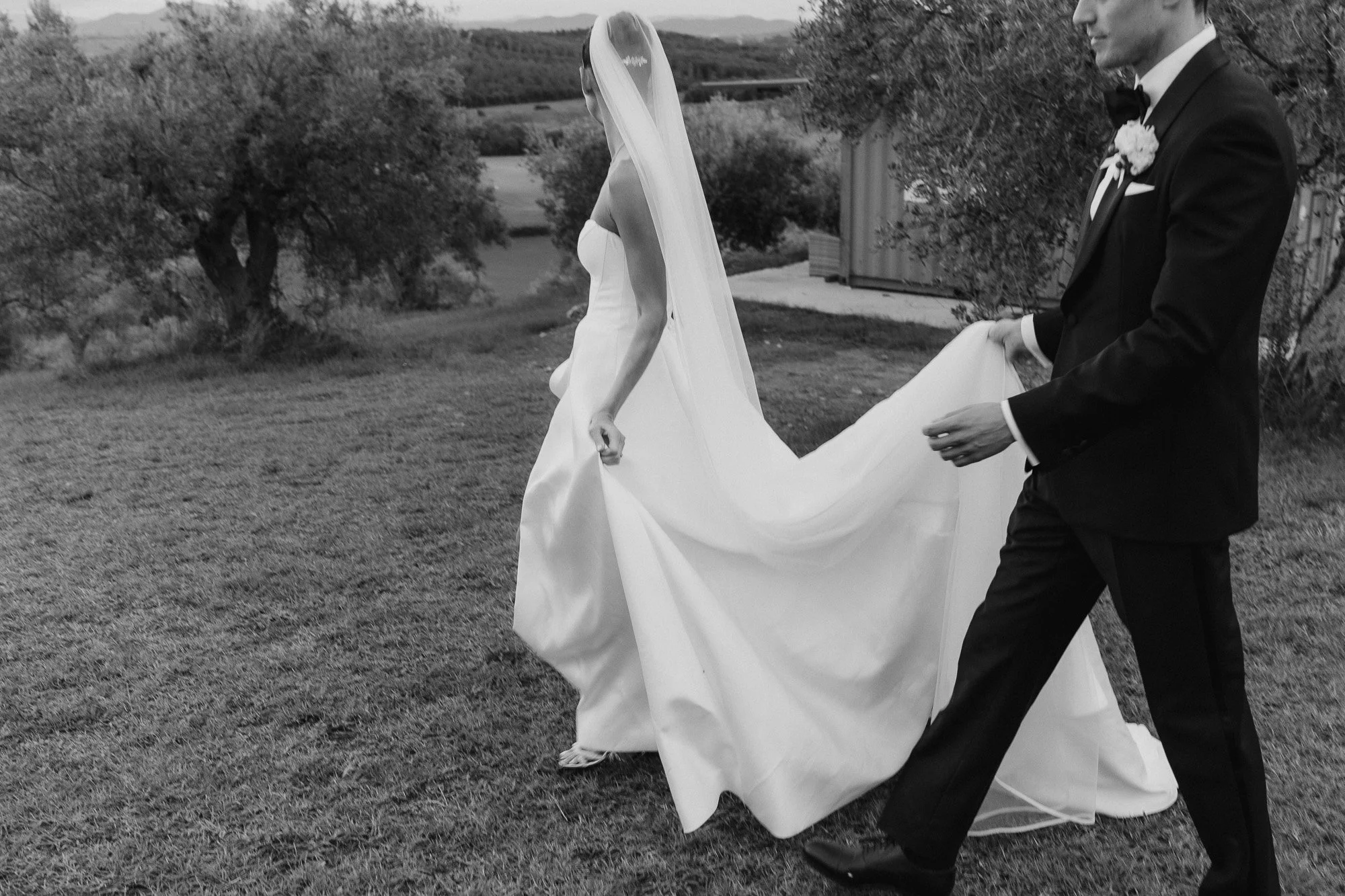 tuscany-wedding-couple-portrait-84.jpg