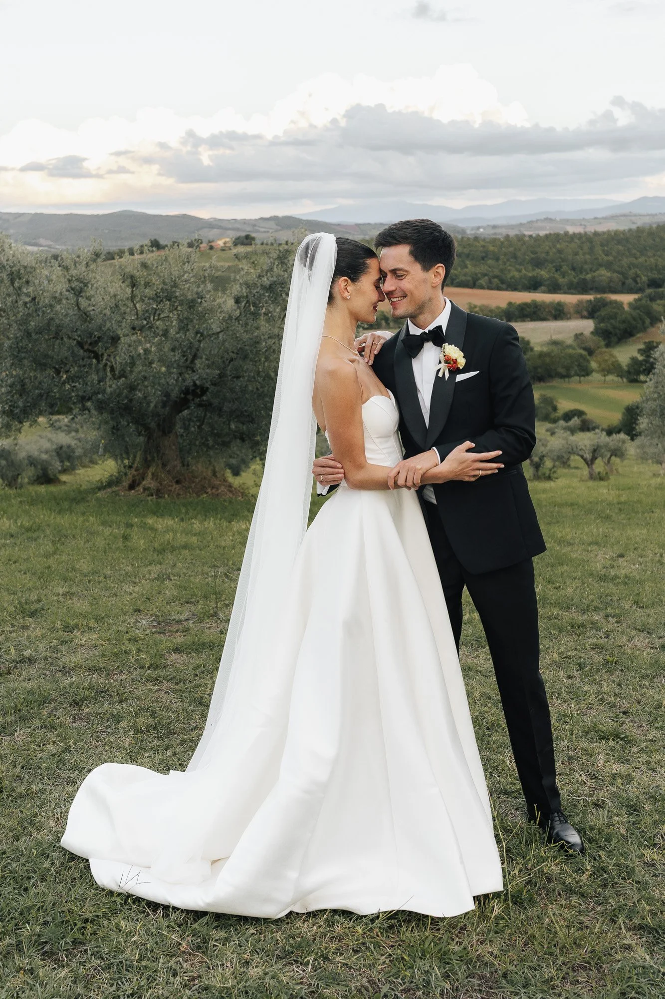 tuscany-wedding-couple-portrait-88.jpg