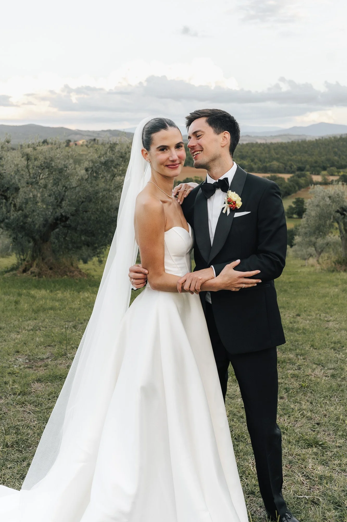 tuscany-wedding-couple-portrait-89.jpg