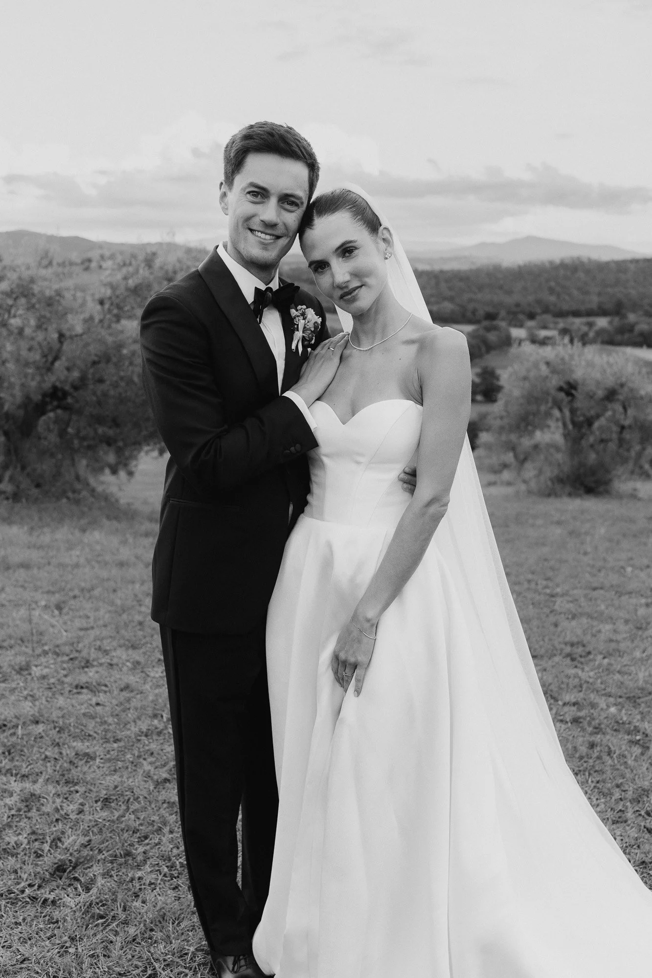 tuscany-wedding-couple-portrait-92.jpg