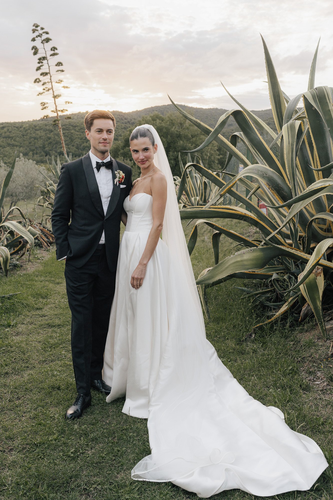 tuscany-wedding-couple-portrait-97.jpg