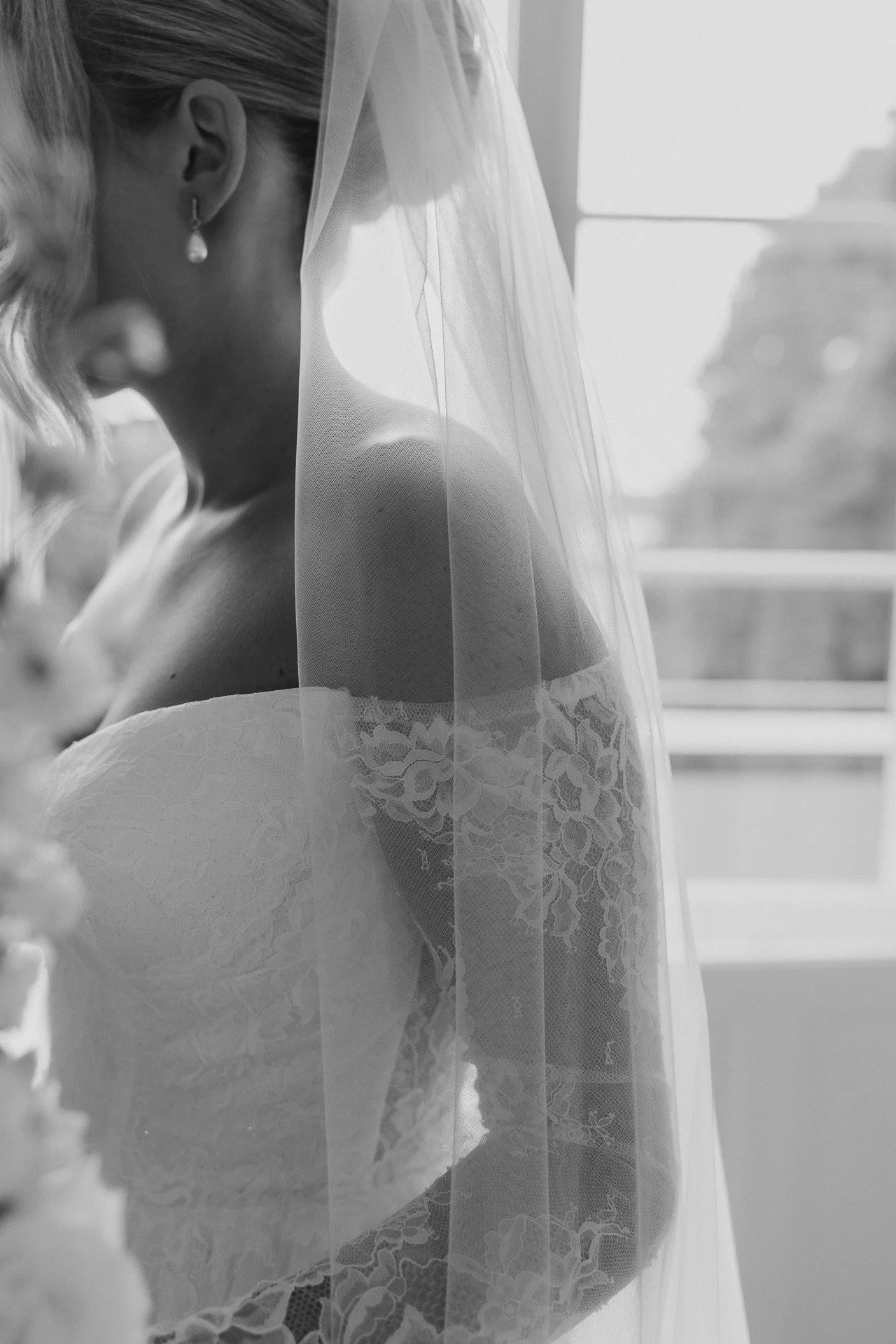 villa-blumfisch-wannsee-bride-getting-ready-berlin-19.jpg