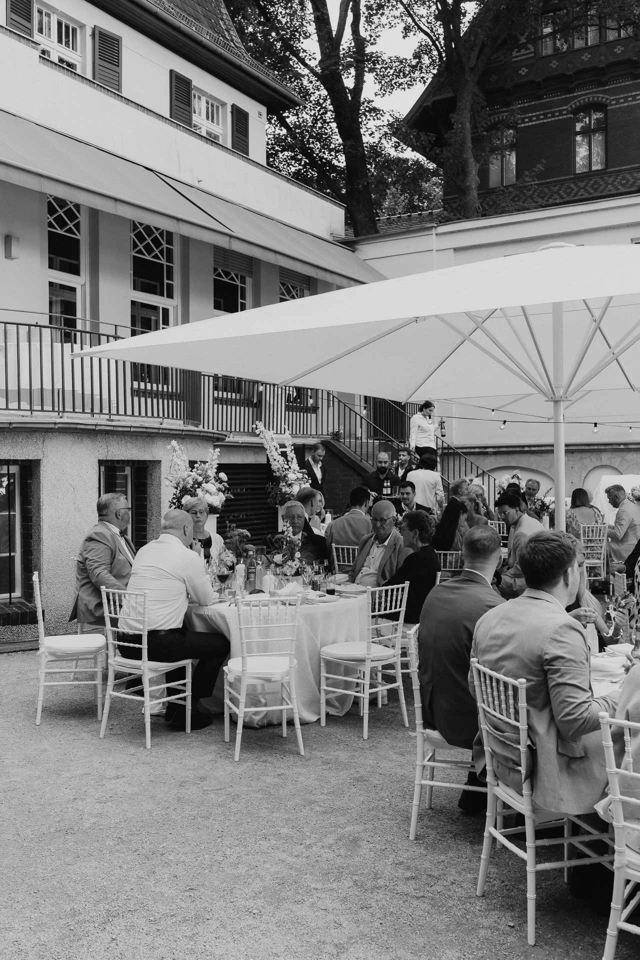 villa-blumfisch-wedding-dinner-terrace-wannsee-13.jpg
