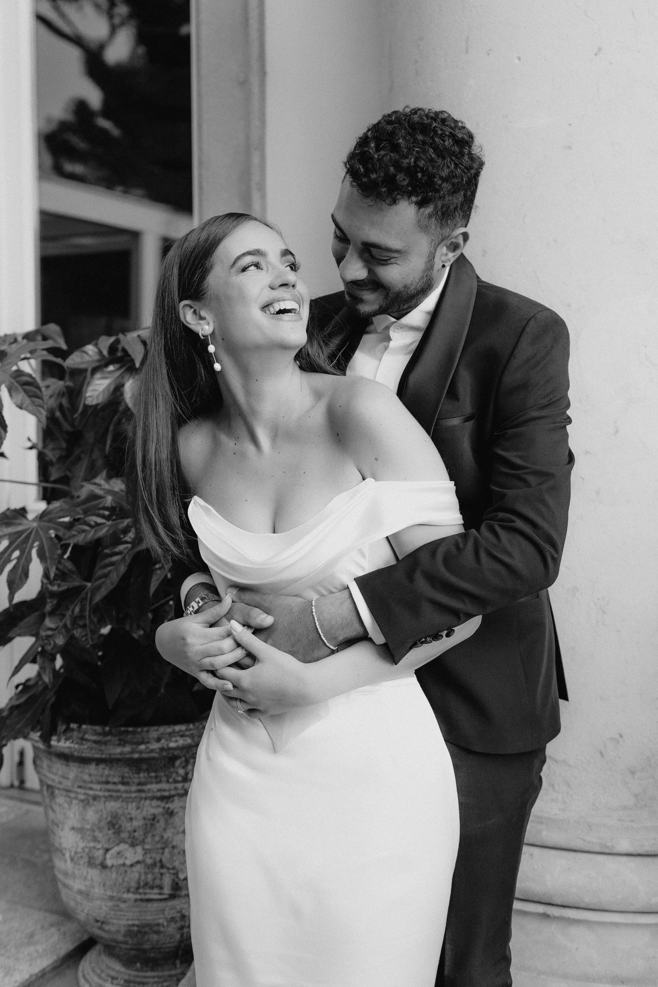 romantic couple portrait lake como villa