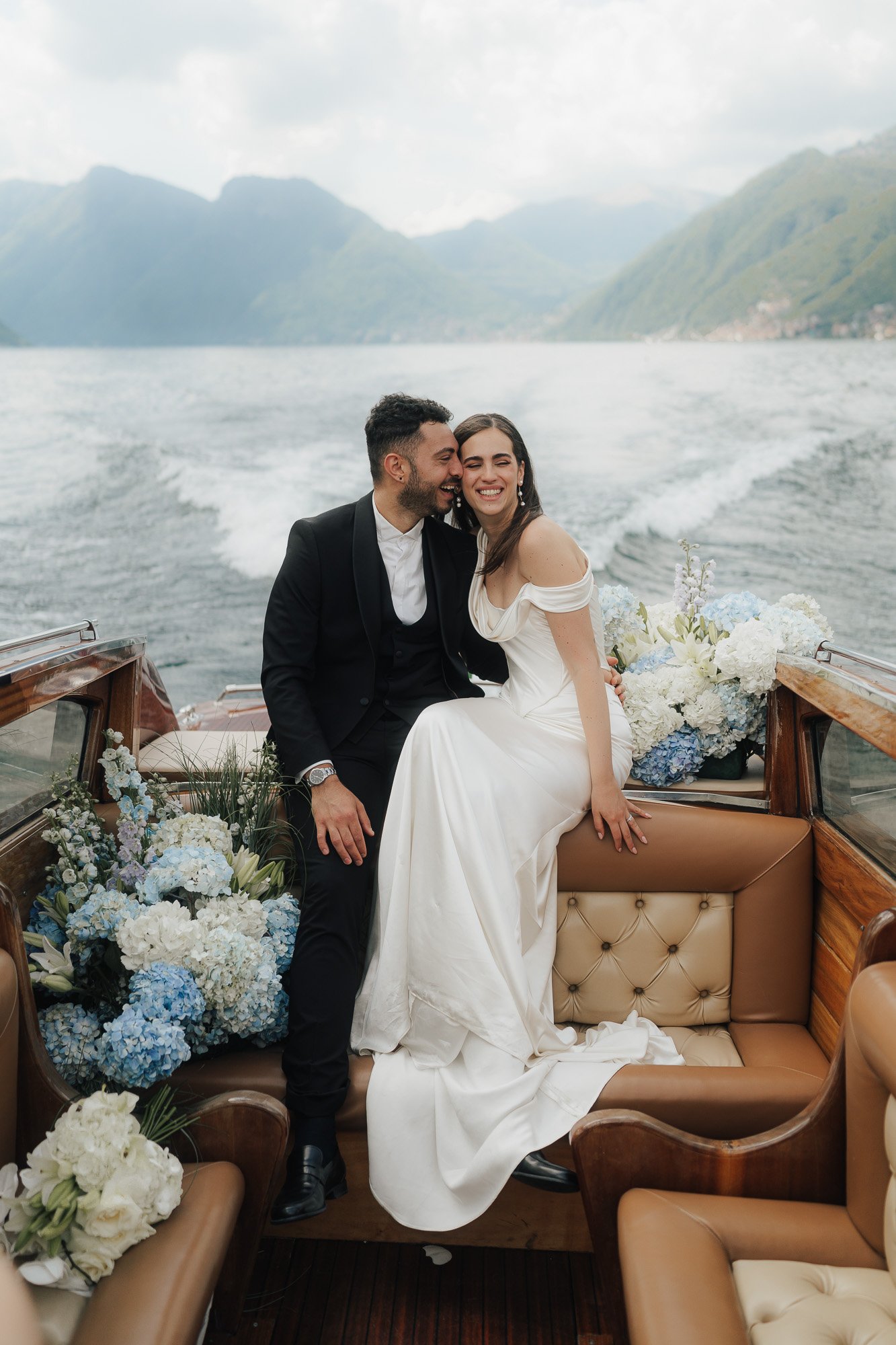 editorial couple portrait boat lake como 