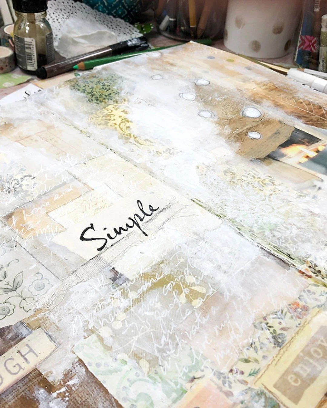 Happy 2026, sweet friends! 🌟🥳 As much as I'm a fan of new beginnings, I'm not big on New Year's resolutions but I love to choose a special, single word, and create a page about it in my art journal. Choosing a "word of the year" (or &quot