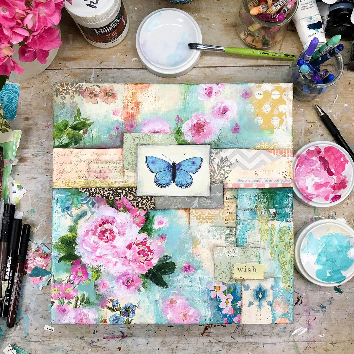 What is mixed media art?