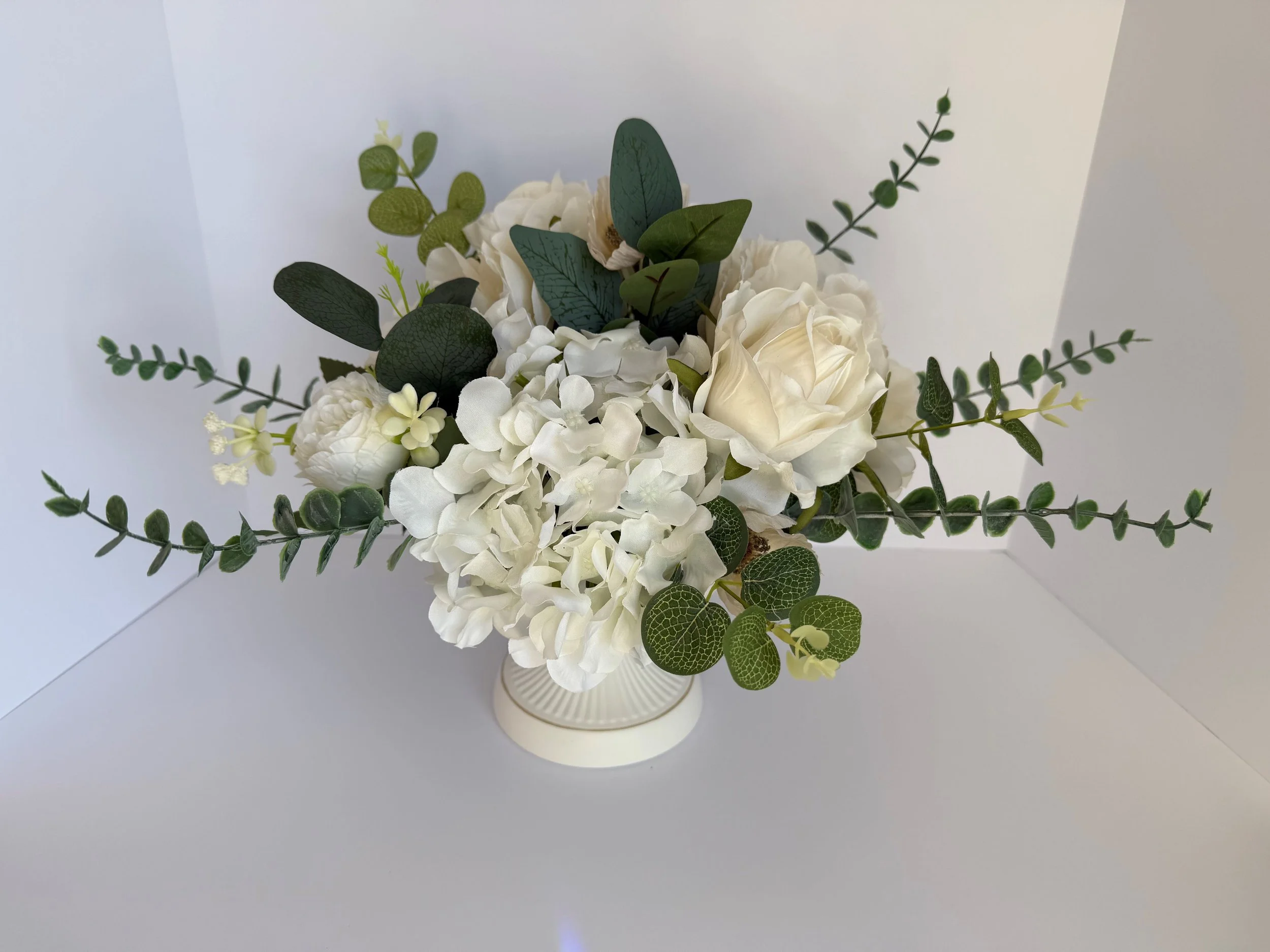 White Table/Aisle Bouquet