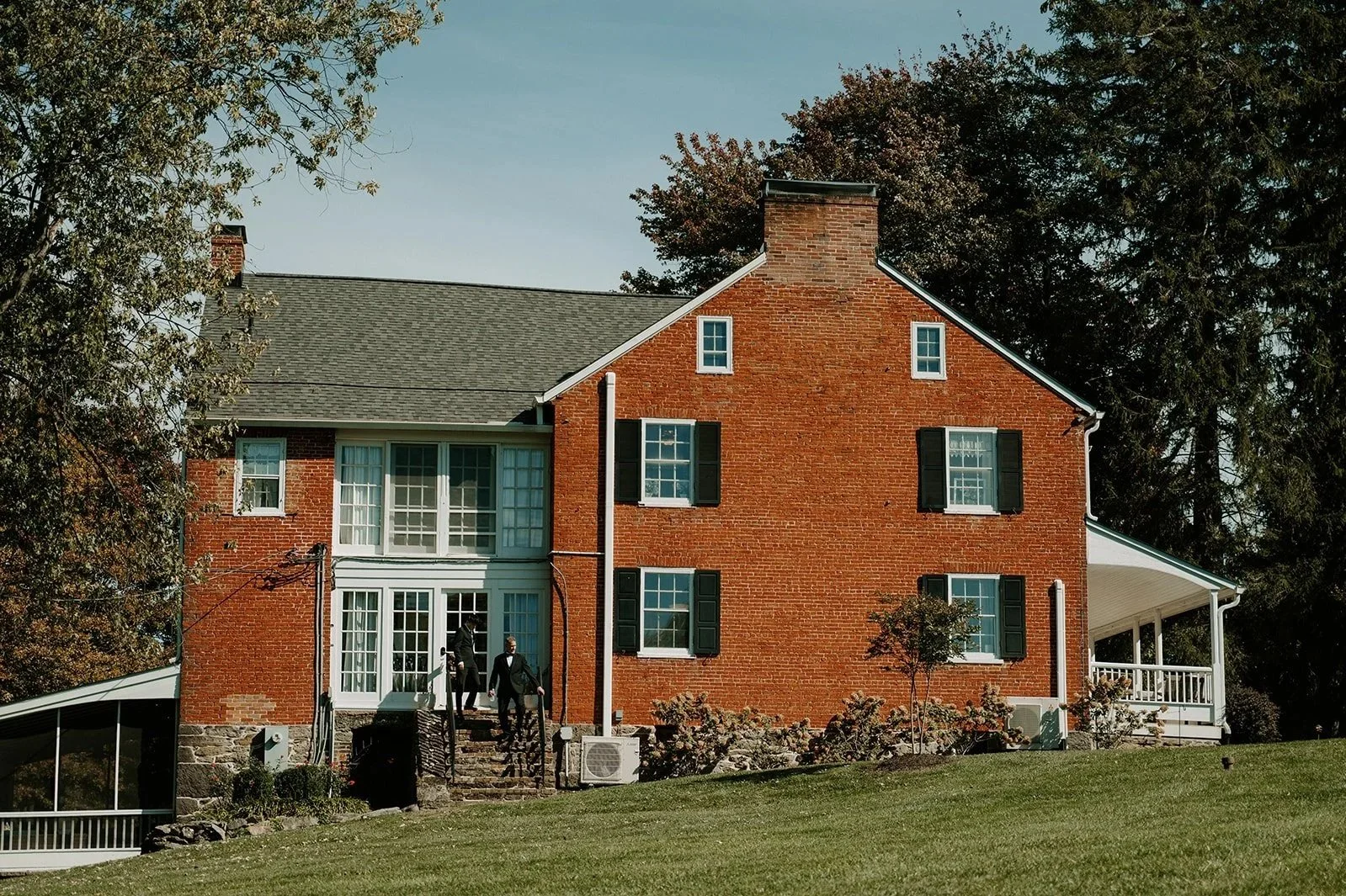 historic outdoor wedding venue in Maryland with manor house