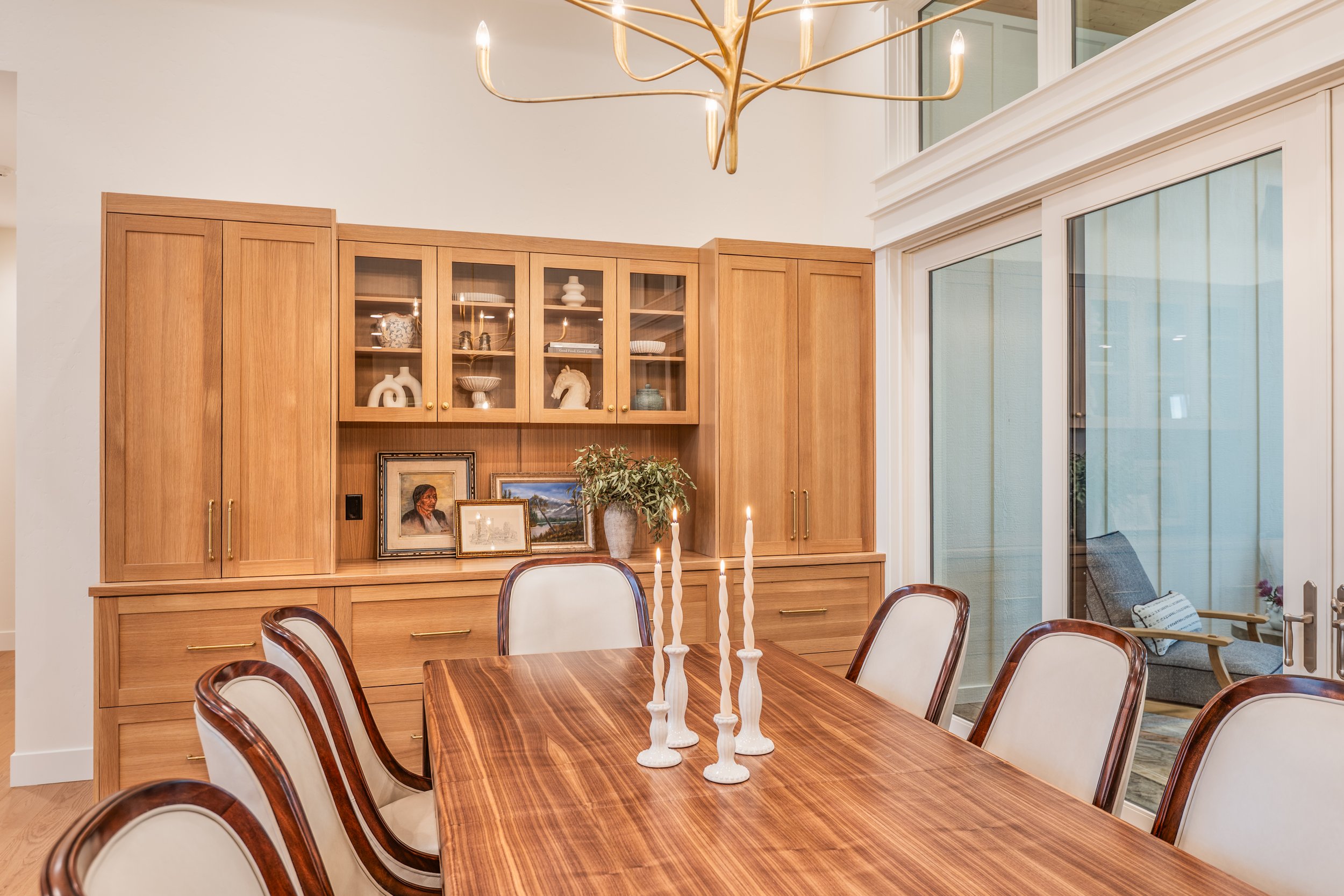 dining room-cabinet-oak-custom-wood-table-design-missoula-montana-home-builder.jpg
