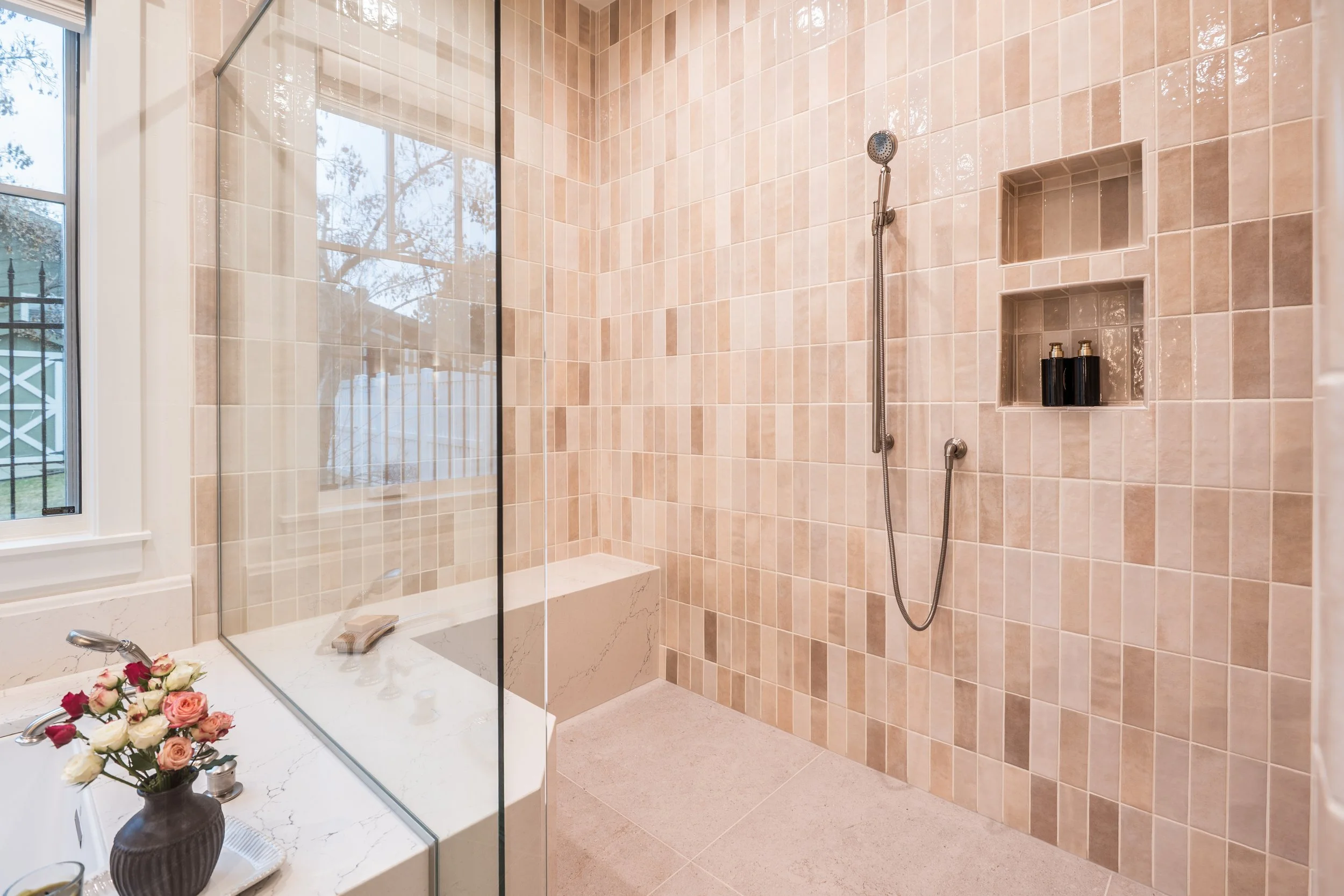 shower-tile-bench-quartz-custom-home-montana-missoula-glass.jpg