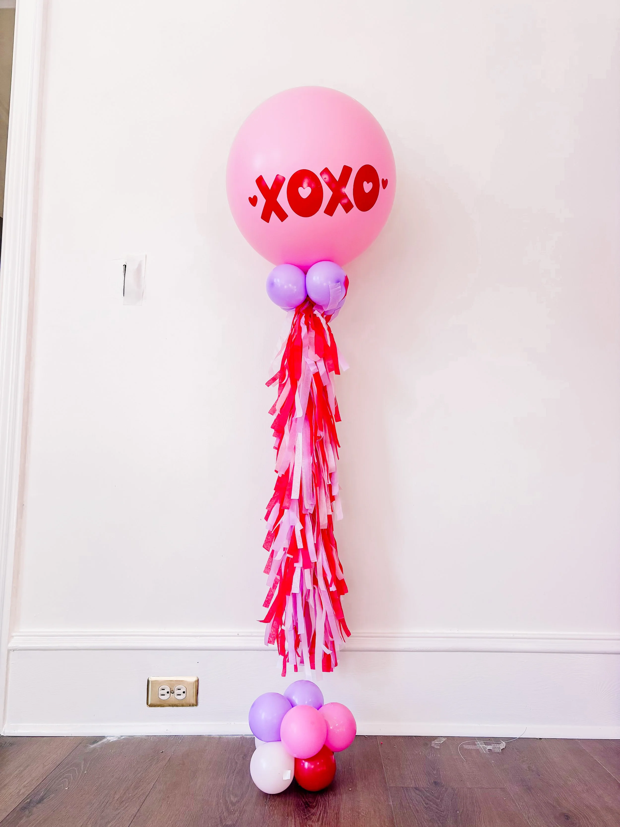 24” XO Valentine Balloon
