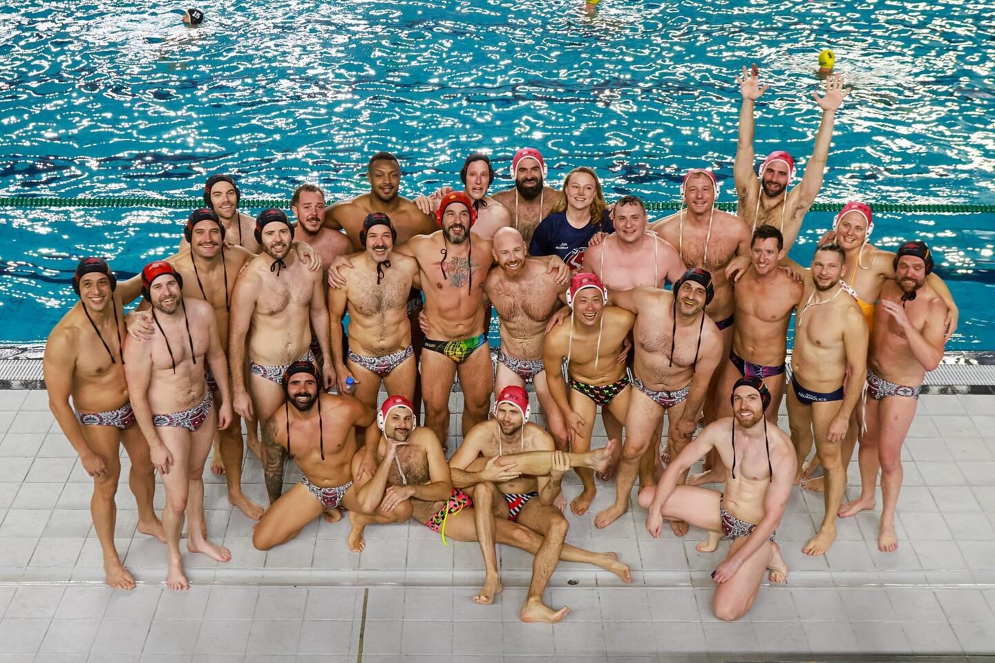 Guadalajara hosted this editions water polo competitions and the aquatic centre was packed with participants and spectators. As well as our mascots.