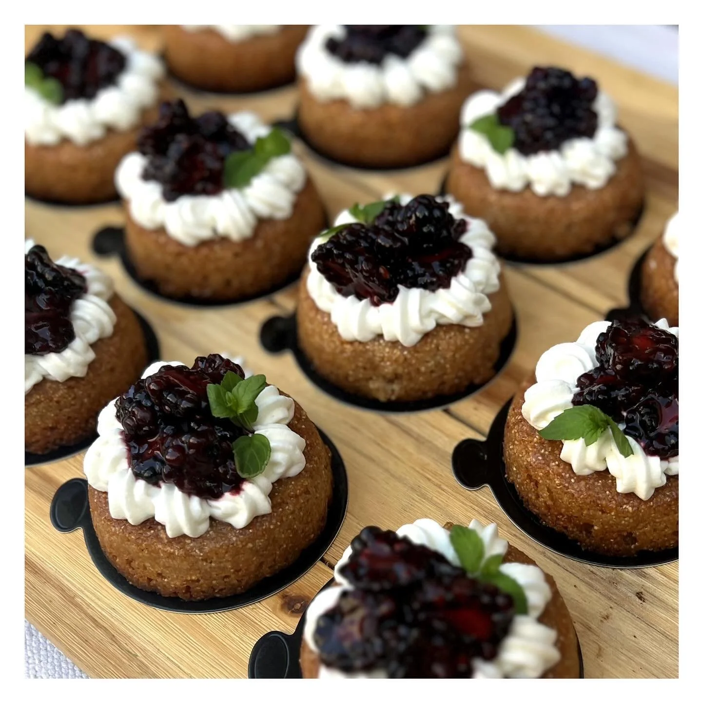 Basbousa (بسبوسة/ هريسة) 
Super excited to be back this coming Saturday 9/28 at @heyrally !! All the savory and sweet treats and a lot of changes for the menu. Mark your calendars 💚 
.
.
.
.
.
#popupshop #bakery #baking #middleeasternfood #majdalbak