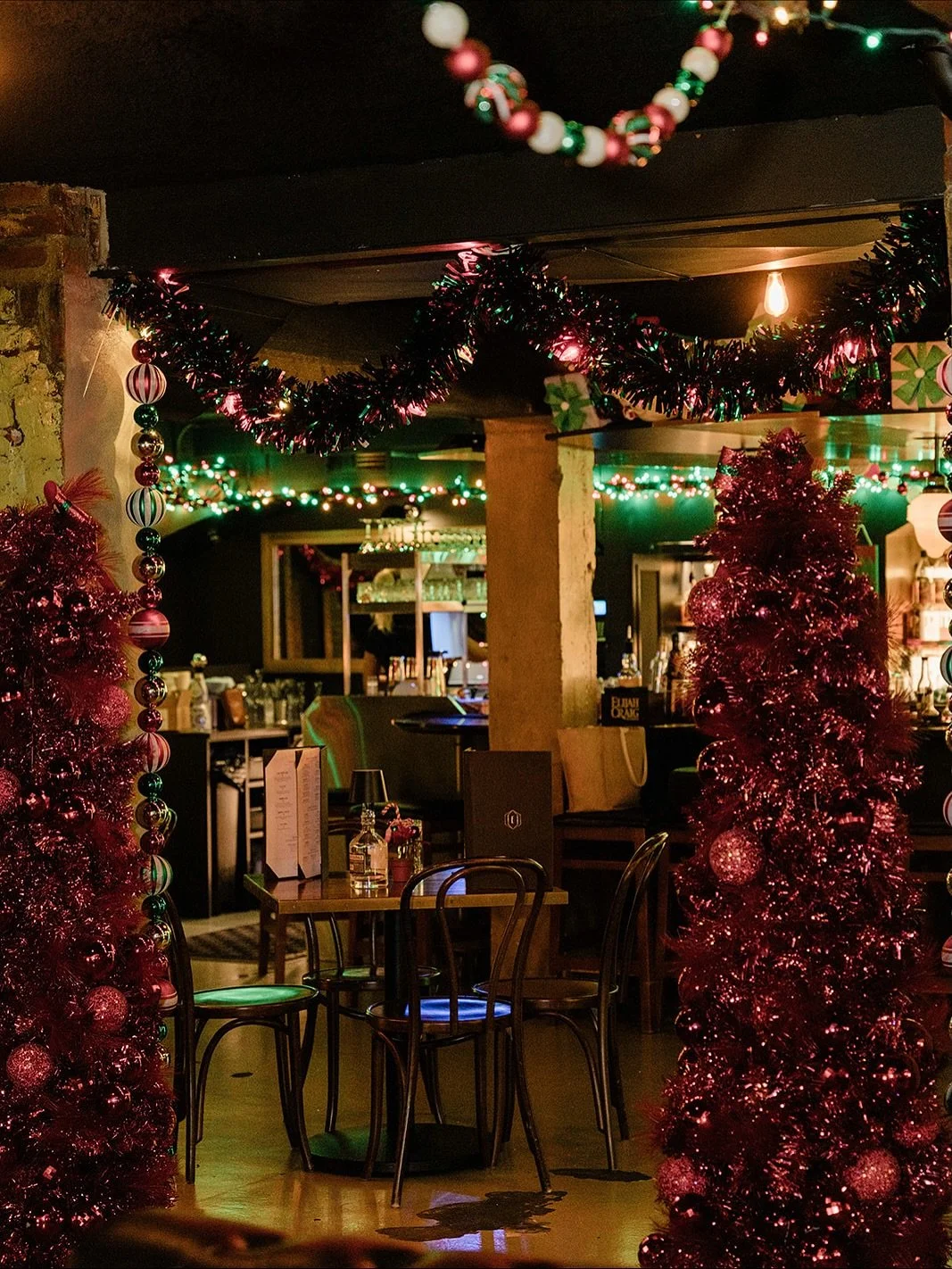 Holiday Decor has officially arrived ✨🎄

The lights are low, the spirits are high, and the season feels a little more magical inside our walls.

Reserve your next night out.