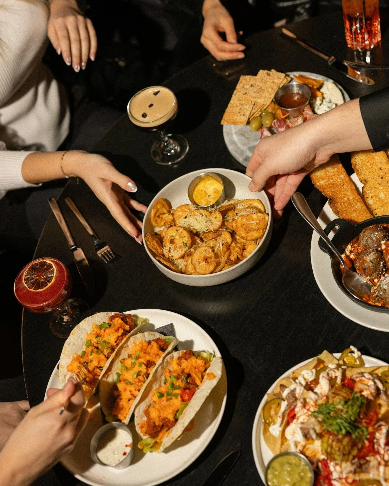 The best nights start with appetizers at The Ebenezer.
Order the Parmesan Truffle Fry Crisps, Nacho-Average-Nachos, and Dill Pickle Popcorn to share with the group and keep everyone happy.

Click the link in our bio to reserve your party!

#TheEbenez