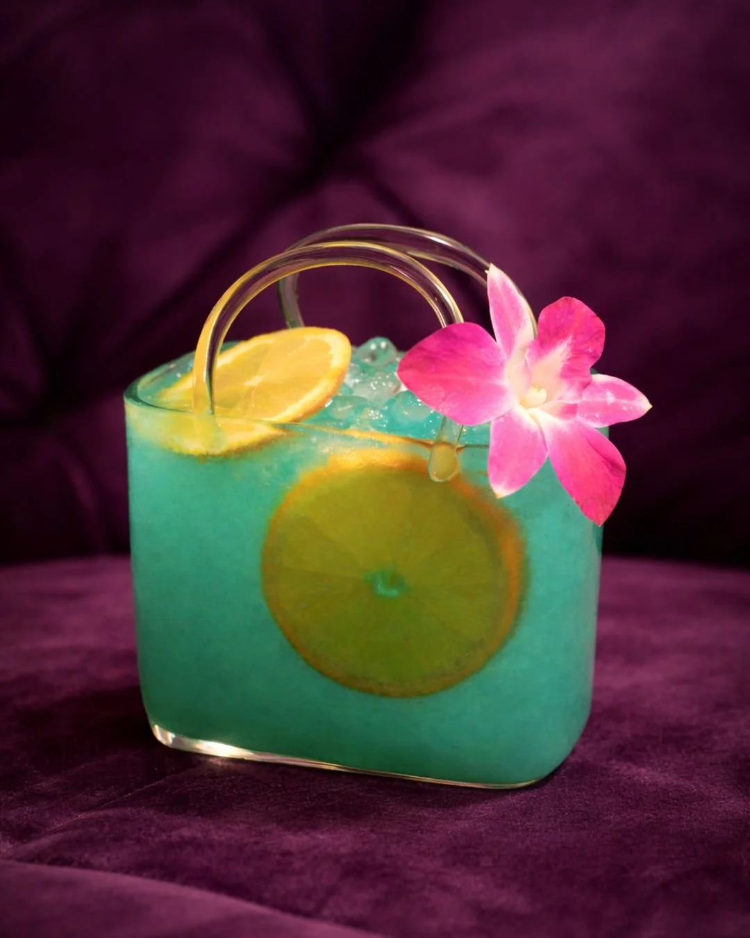 Tiffany Ring or a Tiffany Cocktail...?🍸

Fruity, refreshing, and layered with notes of vanilla, almond, and tropical citrus.

#TheEbenezer #PlymouthMI #MetroDetroit #CocktailHour