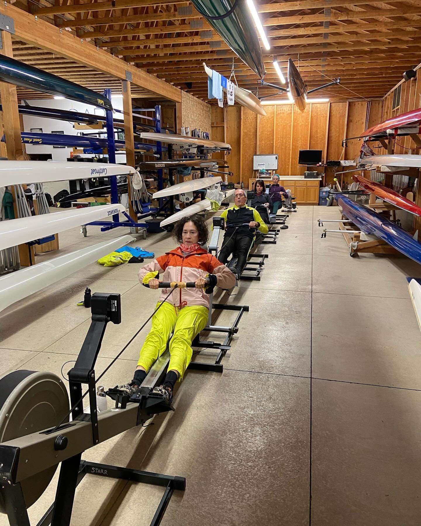 When the fall weather gets too wet and blustery, we keep after our training inside. 📸 @runnerrenee 

#rowing #mastersrowing #concept2rowing #rowingonslides