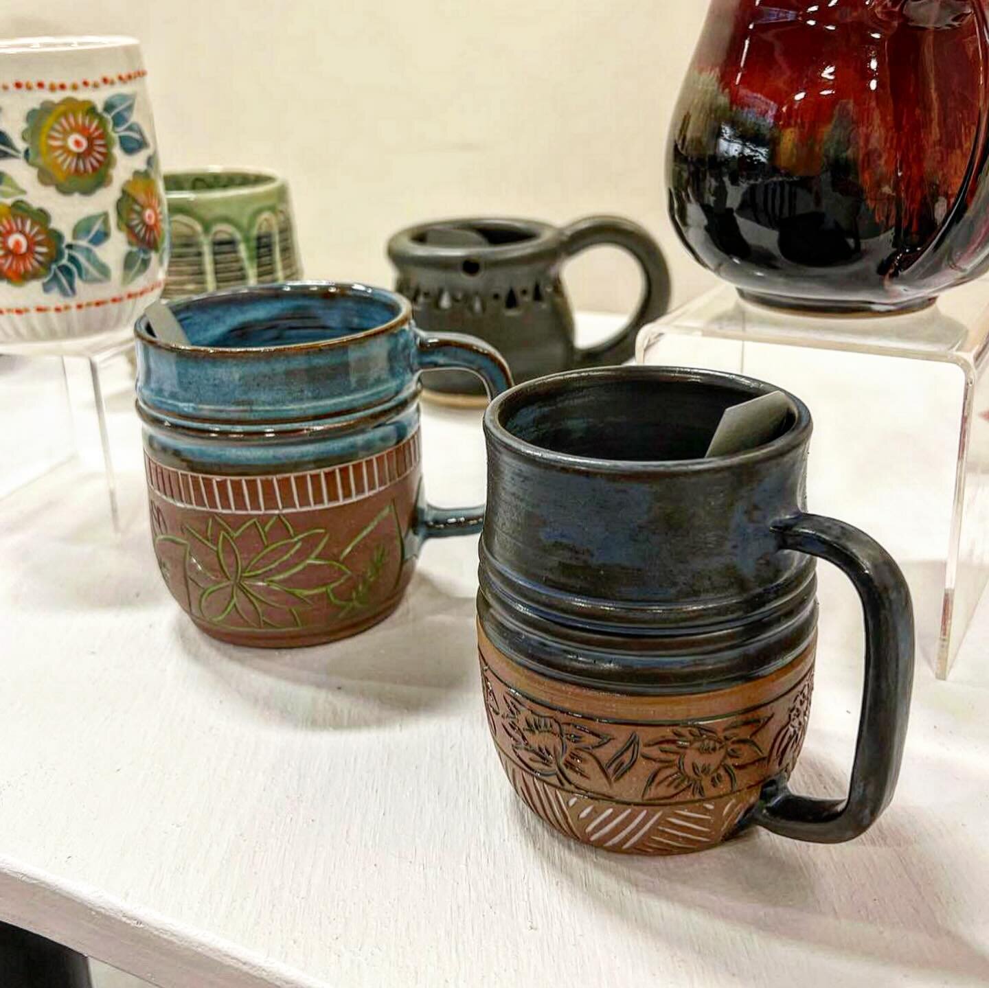 So thrilled to have a couple mugs in the @mudflat_studios cup show this year! Show opens this Friday!!! 

So honored to have my pieces selected by @marthahgrover for this juried opportunity ☕️ 

There are so many styles to explore! 

#pottery #mugsof