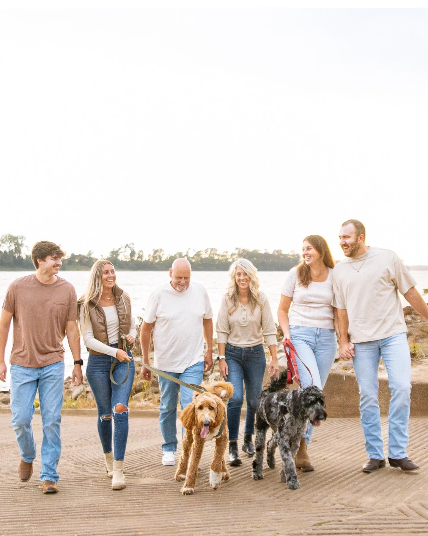 Never let a little rain stop you from booking the shoot!
&bull;
&bull;
&bull;
@dotymkaylan your family is amazing and I throughly enjoyed working with all of you. Thank you for sticking it out with me chasing the sunset and beating the rain, I wouldn