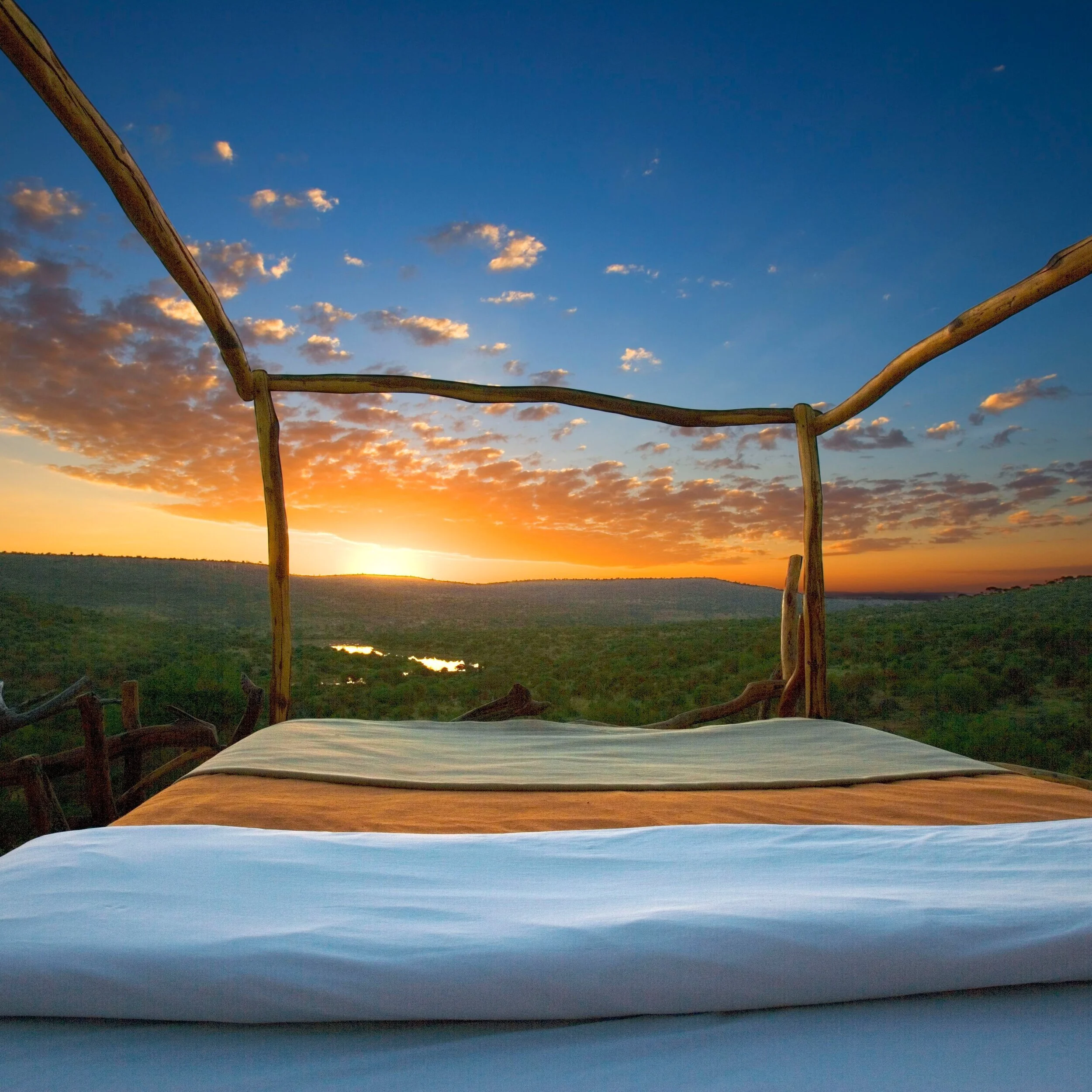 TOUT_Loisaba Star Beds - Star Bed Sunrise.jpg