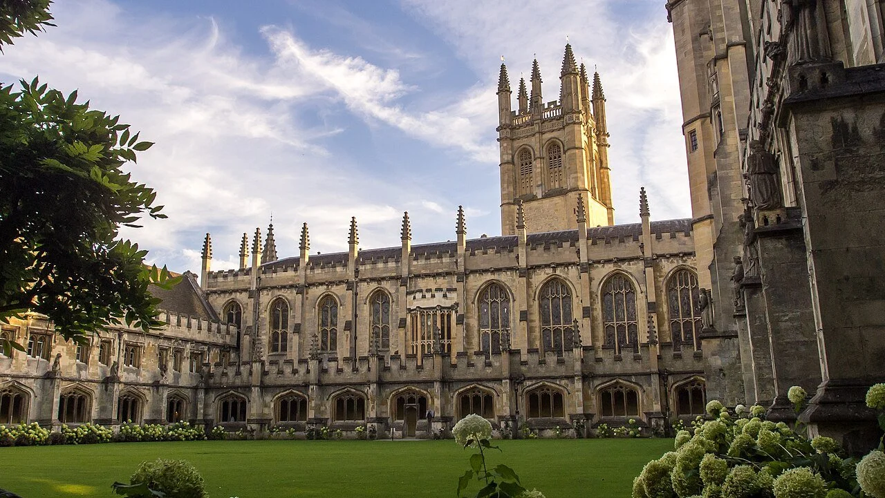 Magdalen_College,_Oxford_(7958644740).jpg