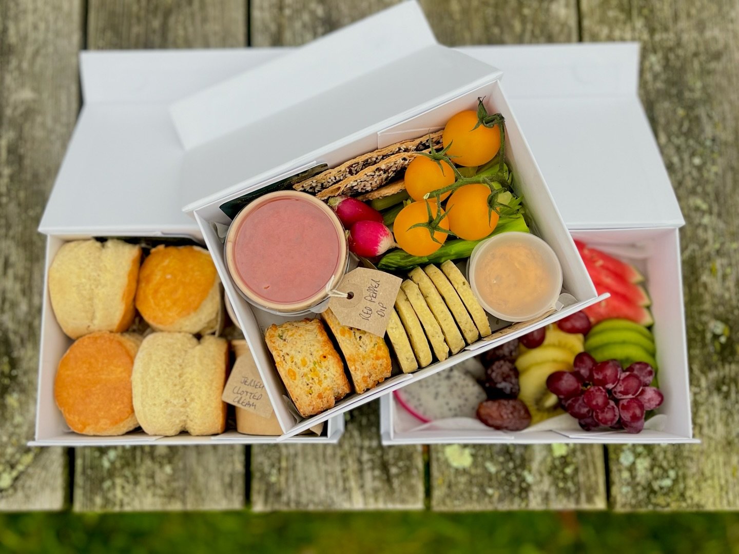 Our Little Boxes are the perfect grazing solution for low-pax flights, light nibblers, or as tasty additions to longer trips alongside our individual boxes. 

Choose from healthy grazing options, sweet dessert treats, colourful fruit packs, and our a