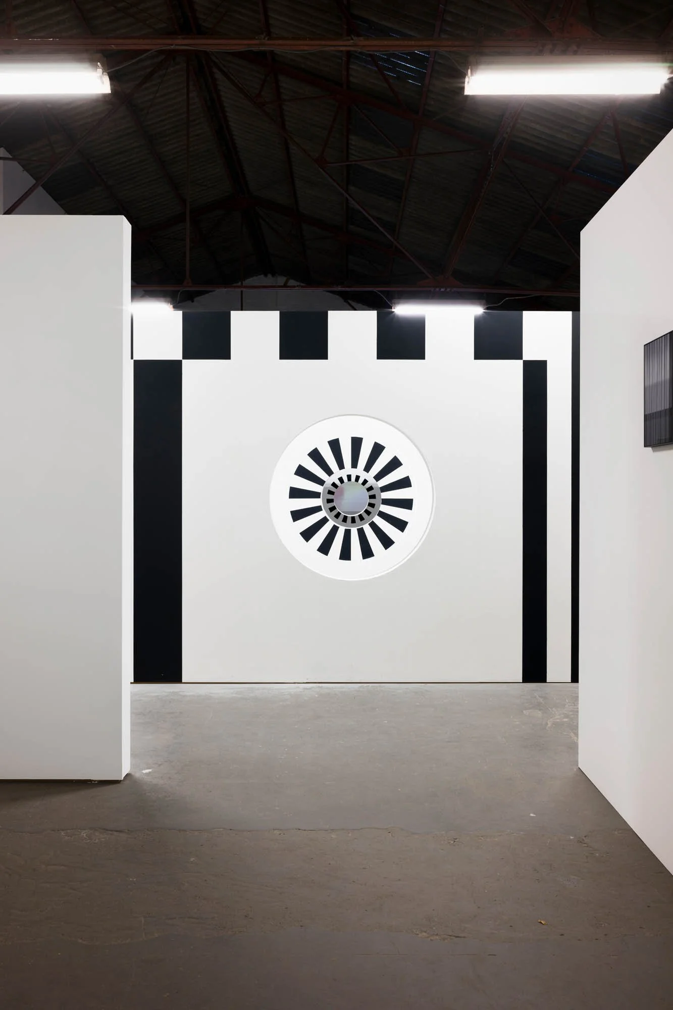 Tine Guns - Juggle Struggle_001_©CedricVerhelst.jpg