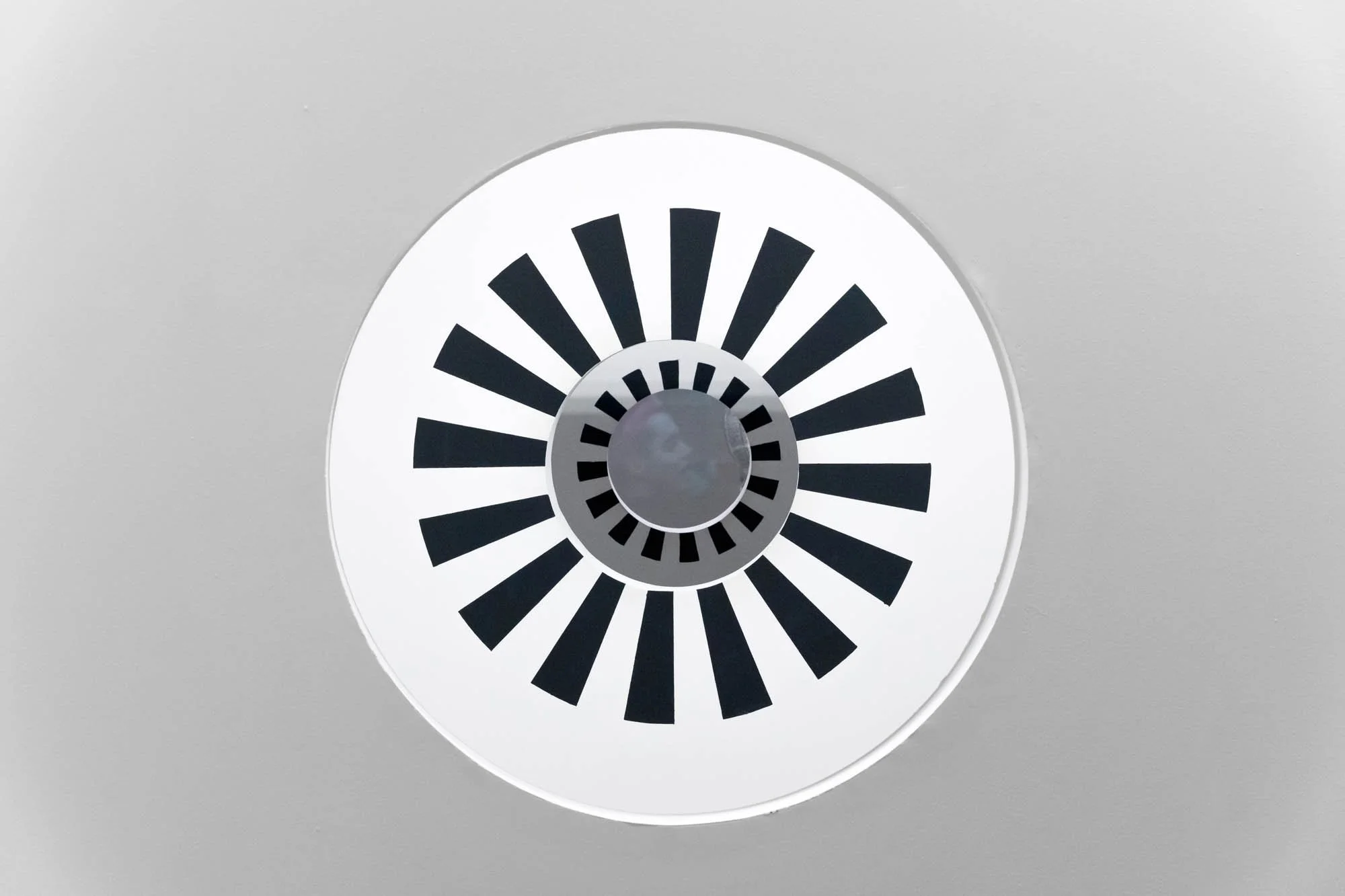 Tine Guns - Juggle Struggle_003_©CedricVerhelst.jpg