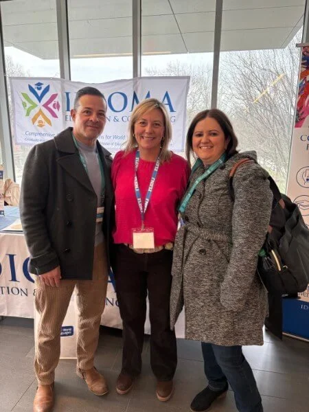 Idioma at FLENJ - Mellissia Walles with two candidates.jpg