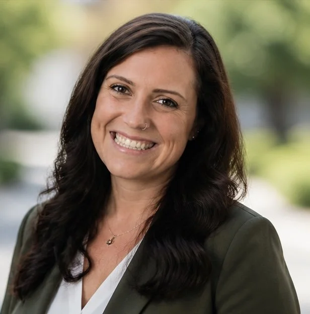Headshot of Kira Hickman, Teaching Assistant at Idioma Education & Consulting.