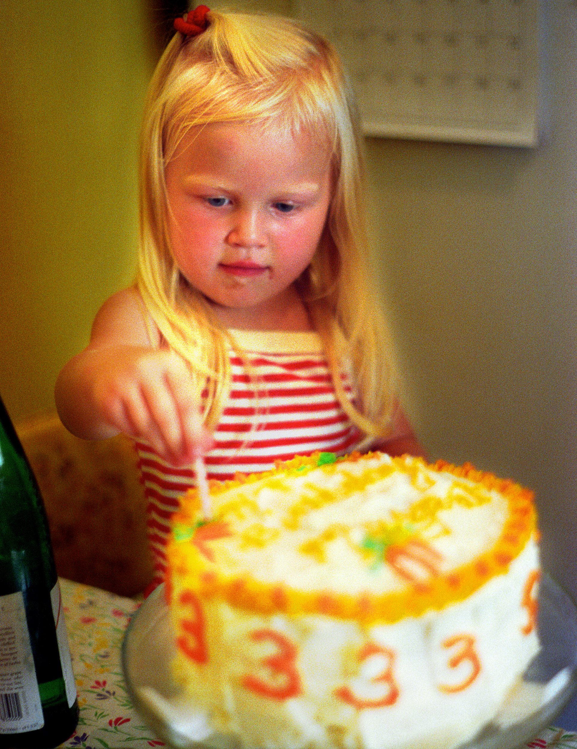 1986 1112 3rd Bday.jpg