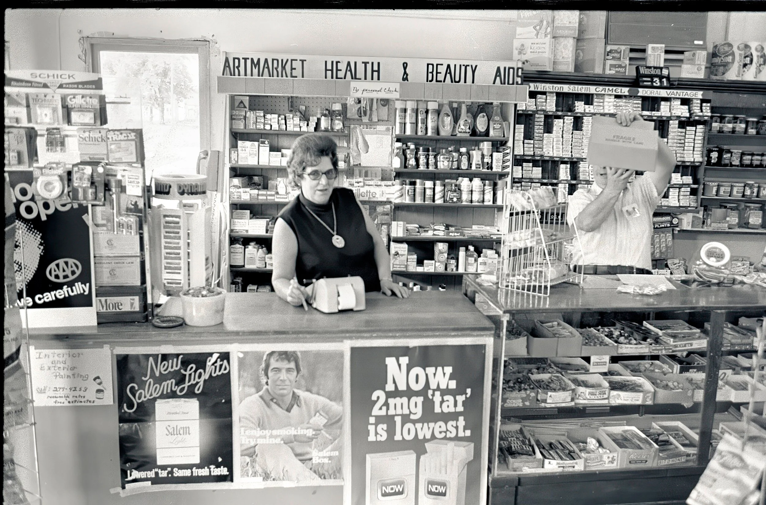 1976 BW - 1975 - 131 8.jpg