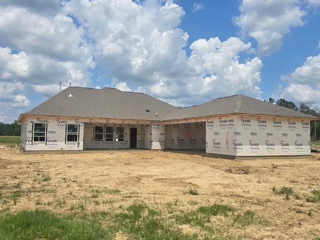 At Eagles Park Estates, even the carport has a purpose. Use it for entertaining. Store your boat or trailer. Add a workshop. Or simply enjoy an easy, shaded entrance home!

Because when you start with more space, you get more of what matters!

Learn 