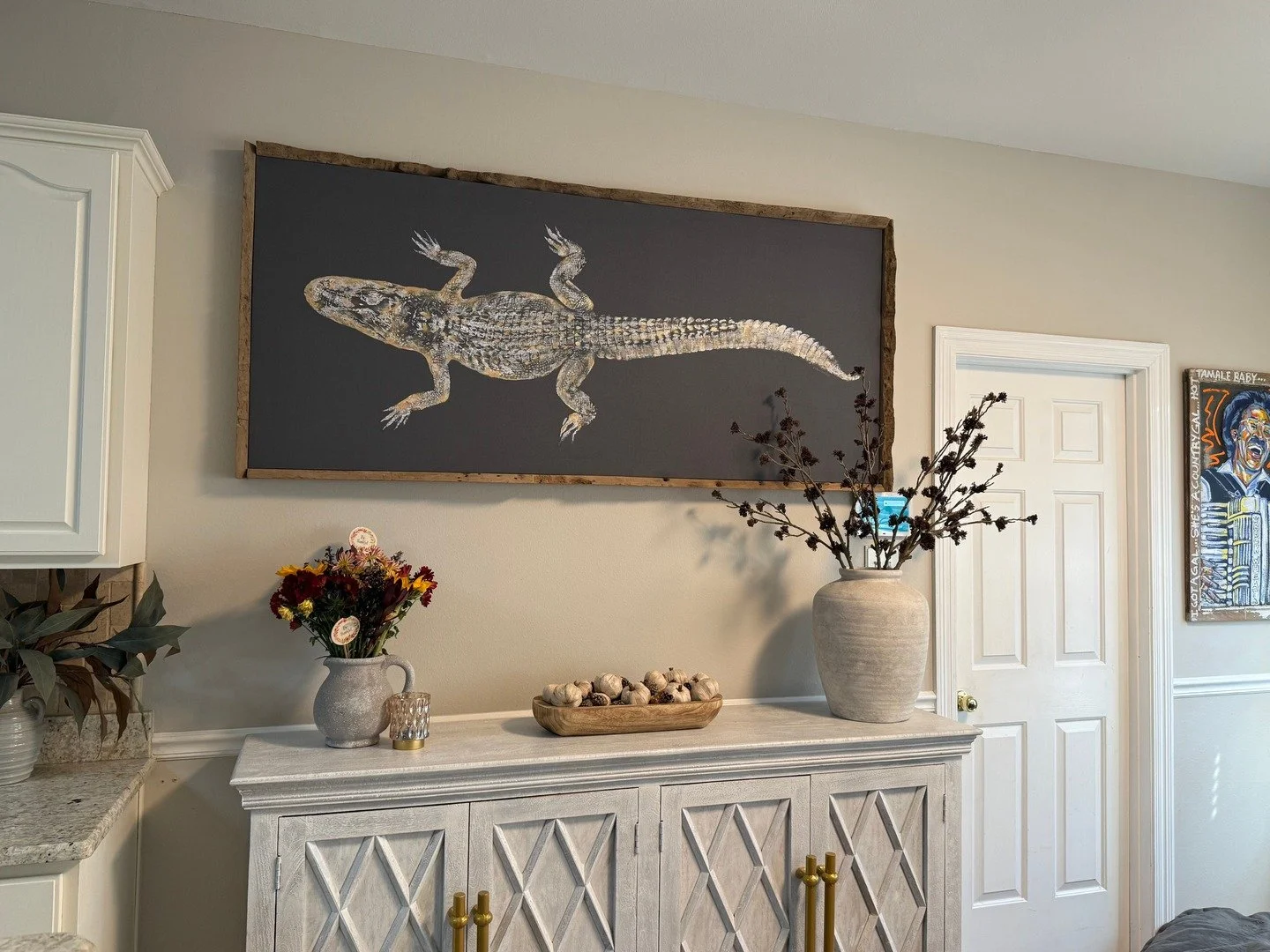 Nothing makes us happier than seeing a commission finally land on the wall where it belongs. Every stretched piece that goes home feels like a tiny Christmas morning all on its own!

SHOP TODAY: lcharlevillestudios.com/collections/all

#holidaygiftgu