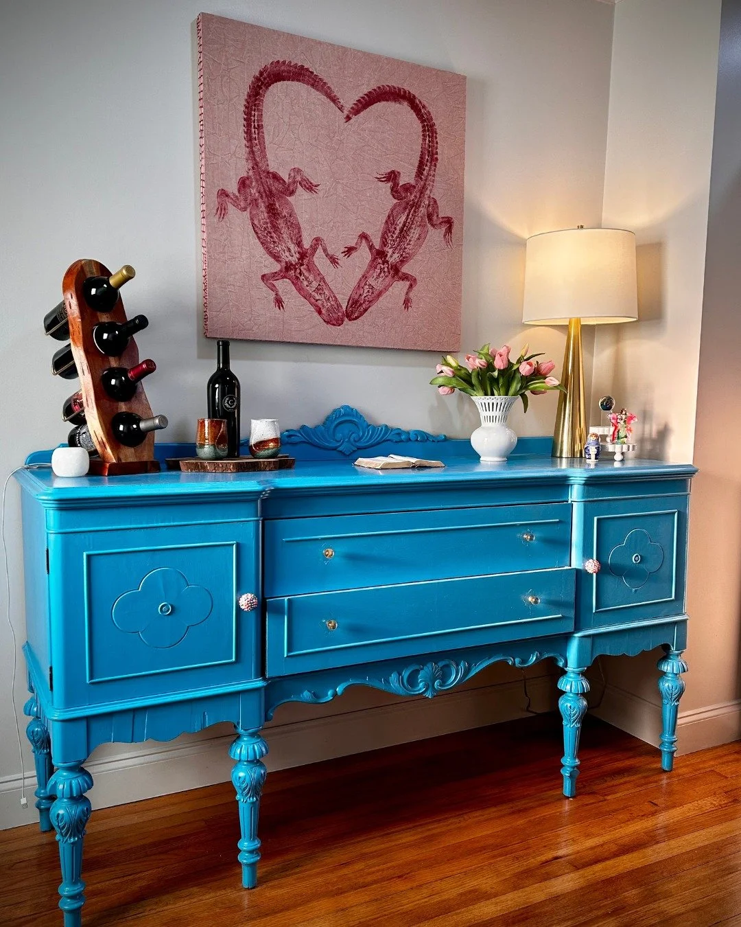 "Honey, I&rsquo;m home!" ...well, almost. Desi &amp; Lucy are officially the FINAL PAIR in our Heart Series! 🐊💖

I think we all have a little Lucy in us when we're trying to pull off a big surprise, don't we?!

This is the last heart left