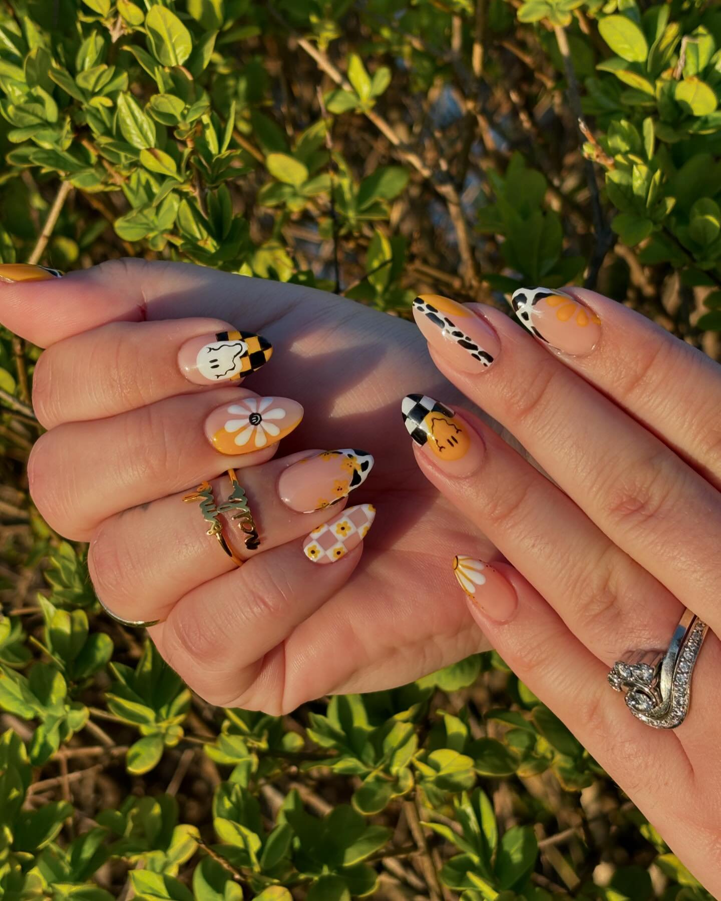 Our next giveaway is ready to roll! 🙃🙂

NAME THESE NAILS! (By @smbnails_ )

HOW TO ENTER:
1. Make sure your following @stellaandshay 
2. Tag someone who would love these nails
3. Like this photo, and 2 others of your choice!
4. Think of a Clever na